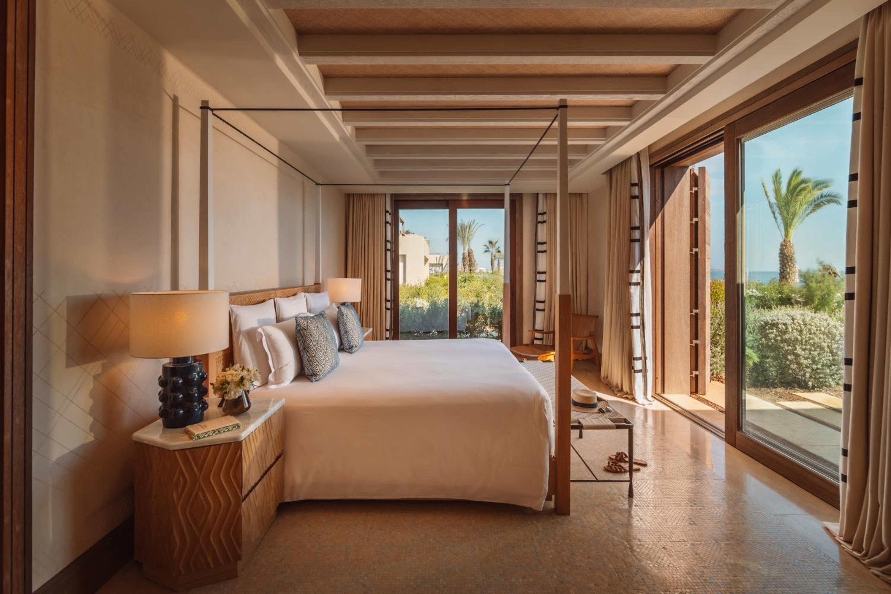 Two bedrooms Privilege Suite, Beachfront