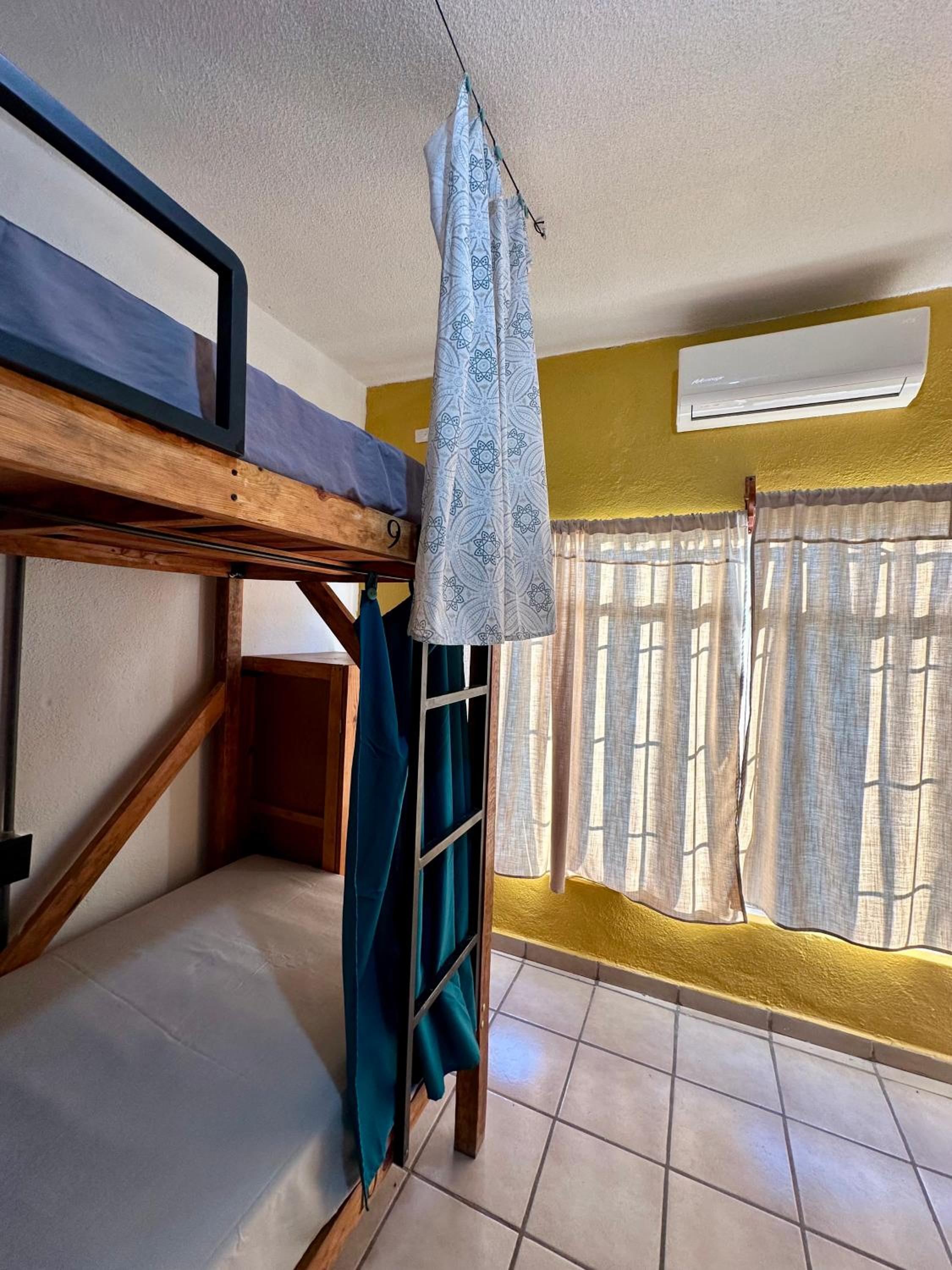 Bed in 4-Bed Mixed Dormitory Room photo 1