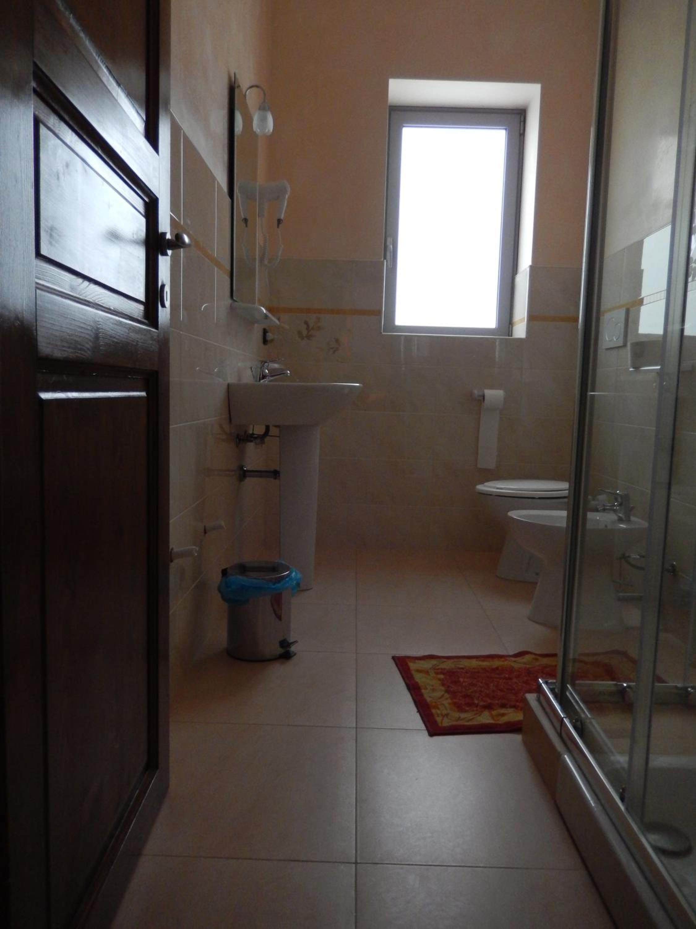 Double Room With Private External Bathroom photo 3