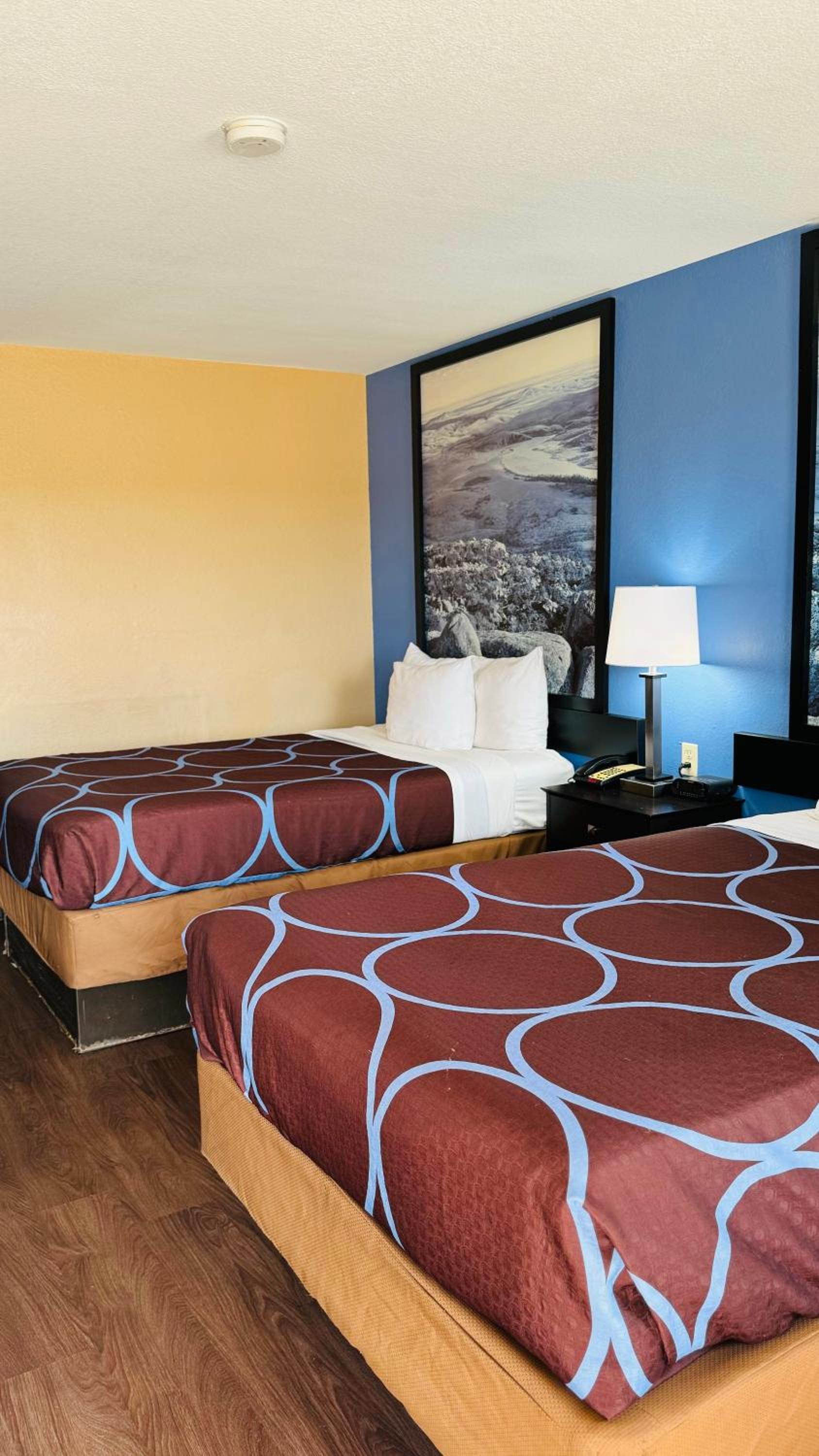 Deluxe Double Room with Two Double Beds - Non-Smoking - Photo 1
