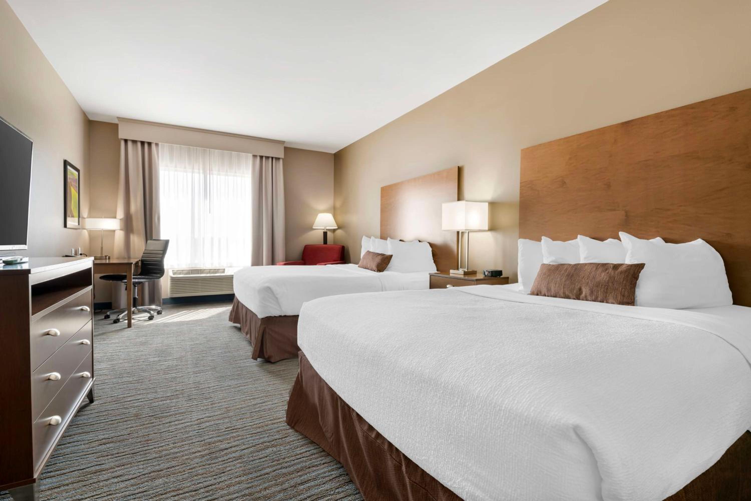 King Room with Two King Beds - Non-Smoking - Photo 1