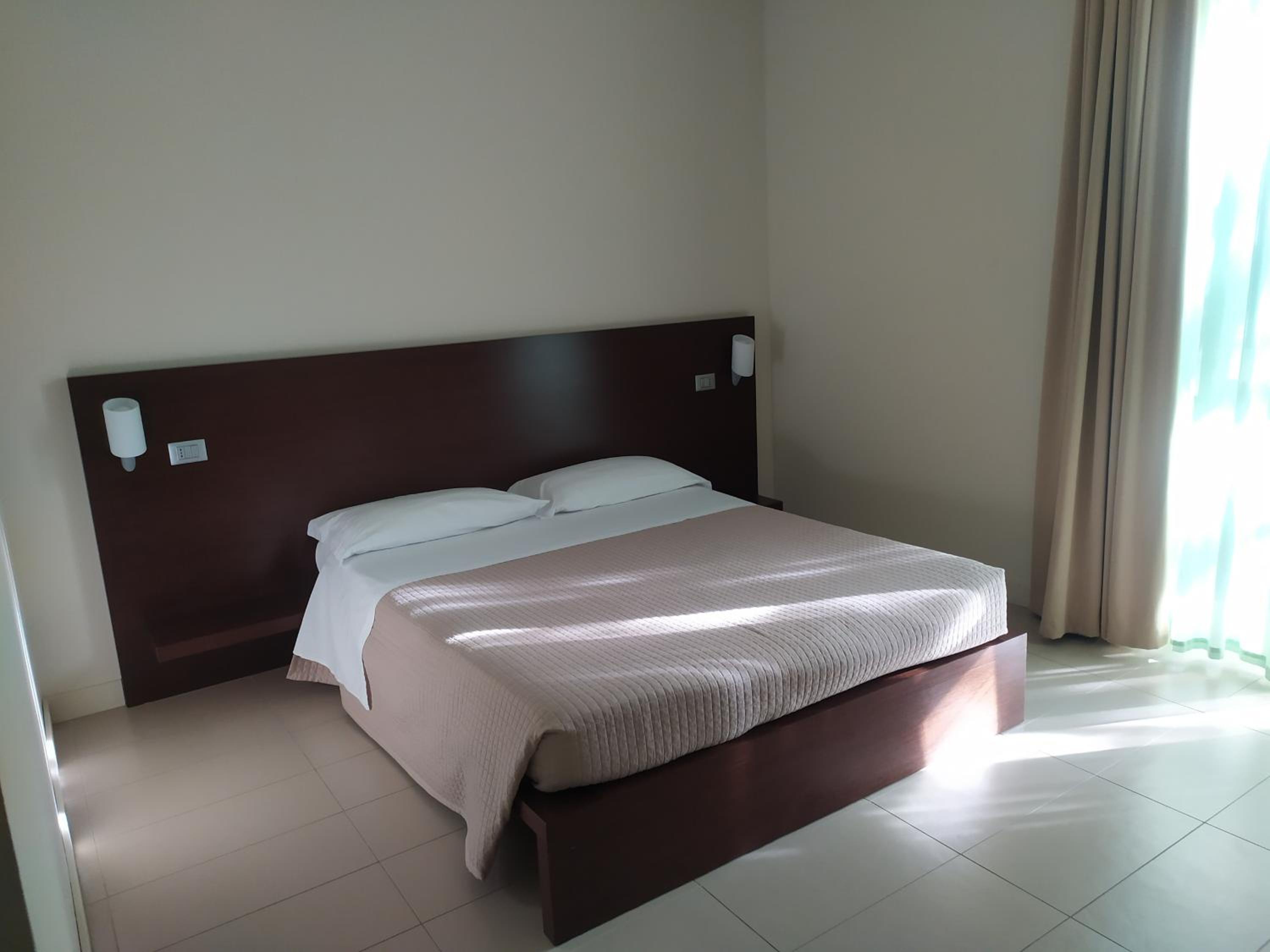 Standard Triple Room - Photo 3
