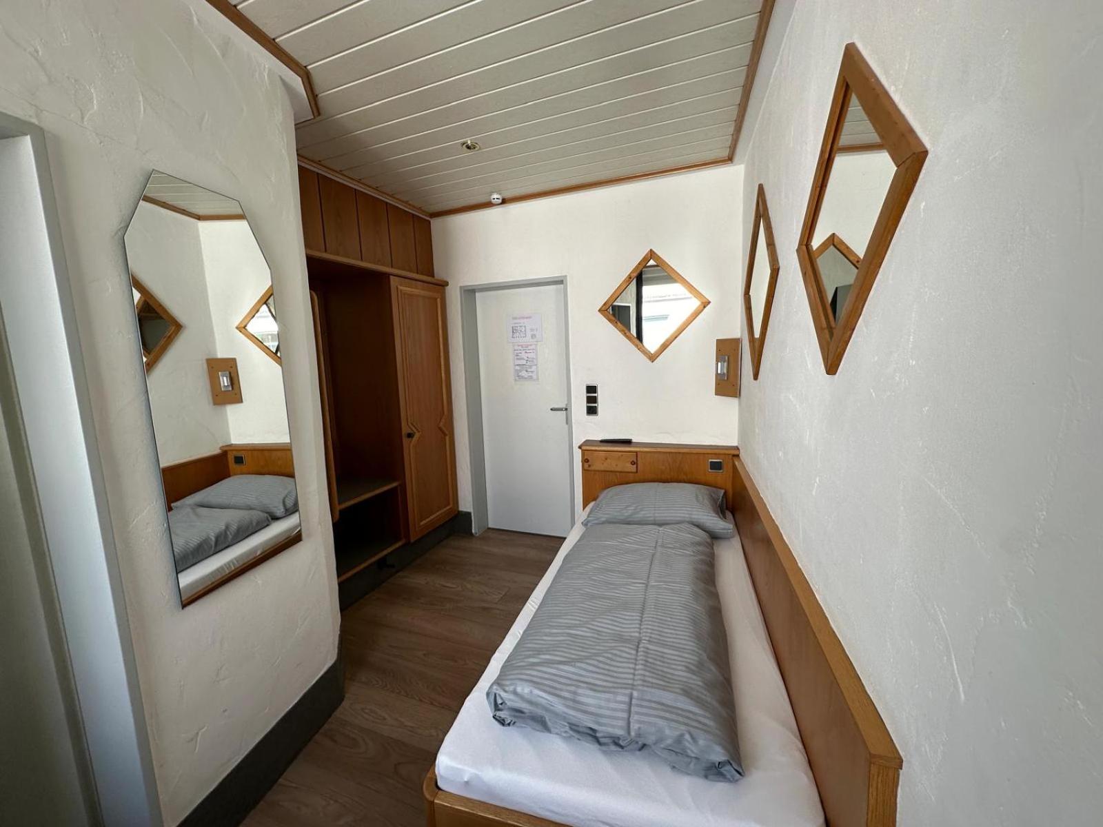 Budget Single Room photo 2