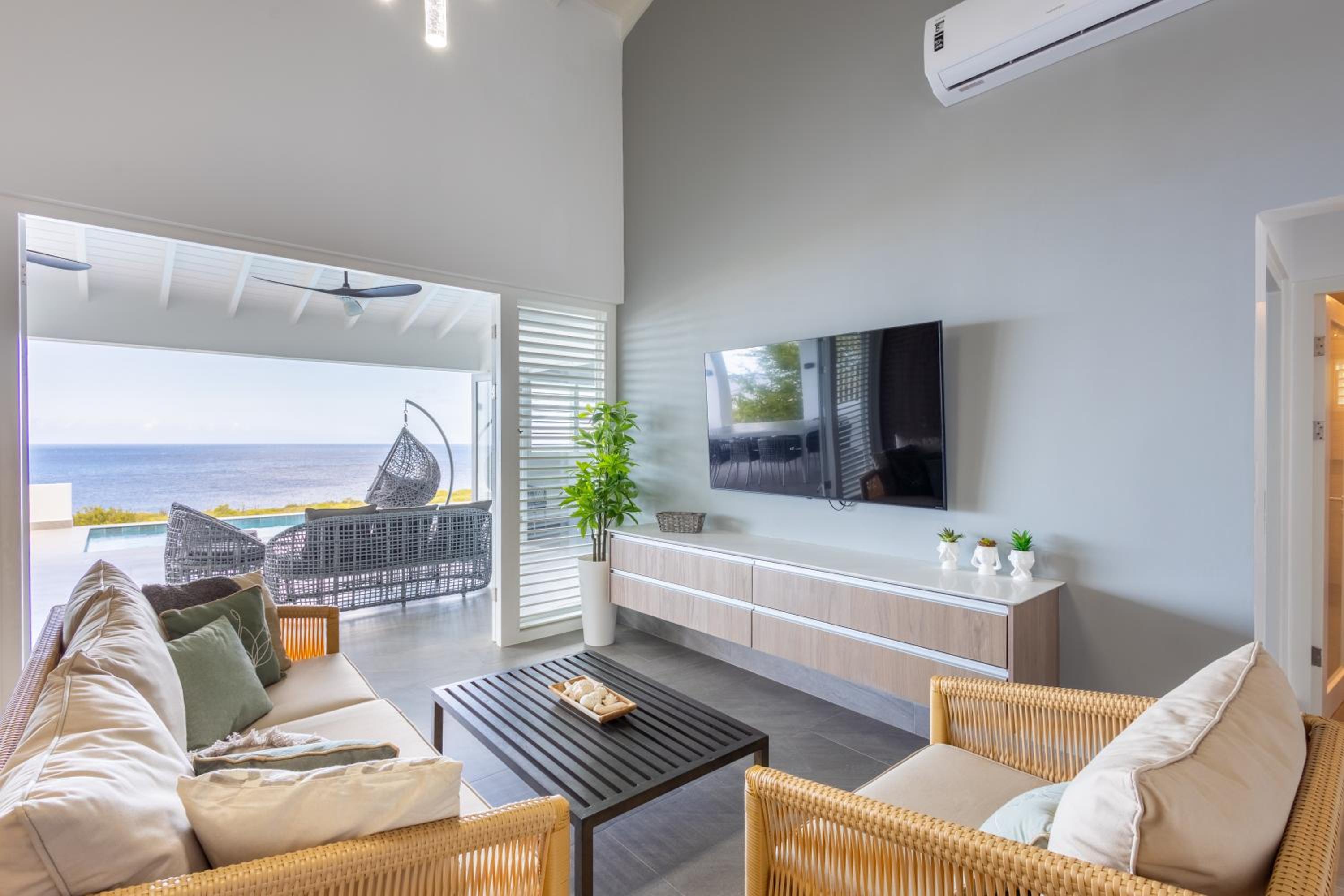 Four- Bedroom Villa with Ocean View & Private Pool