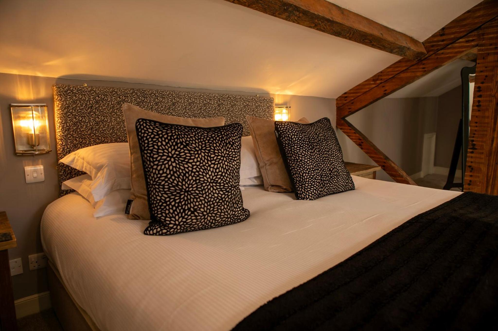 Penthouse Honeymoon Suite - Photo 3