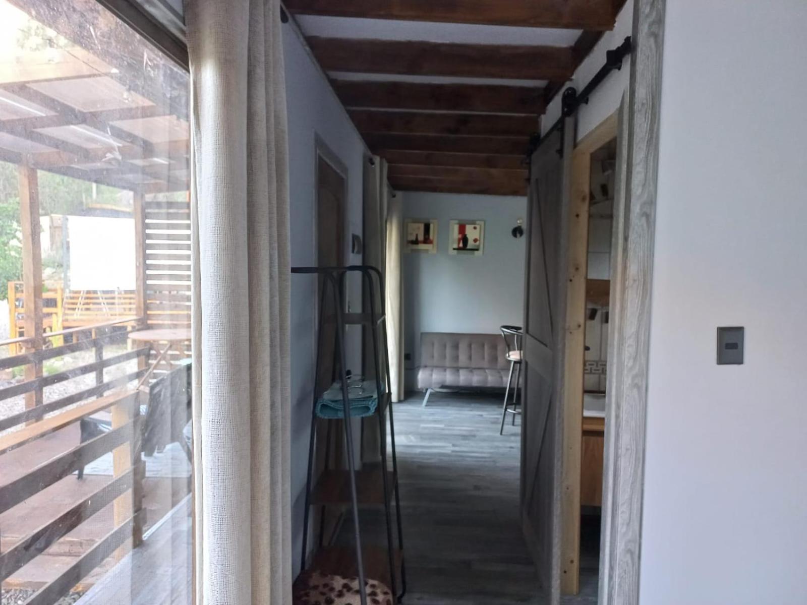 One-Bedroom House photo 3