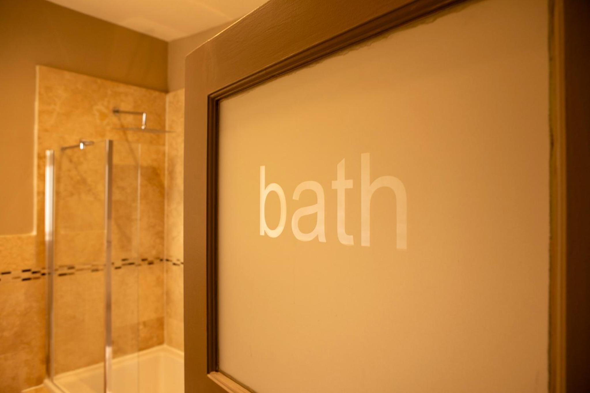 Double Room with Bath and Shower photo 2