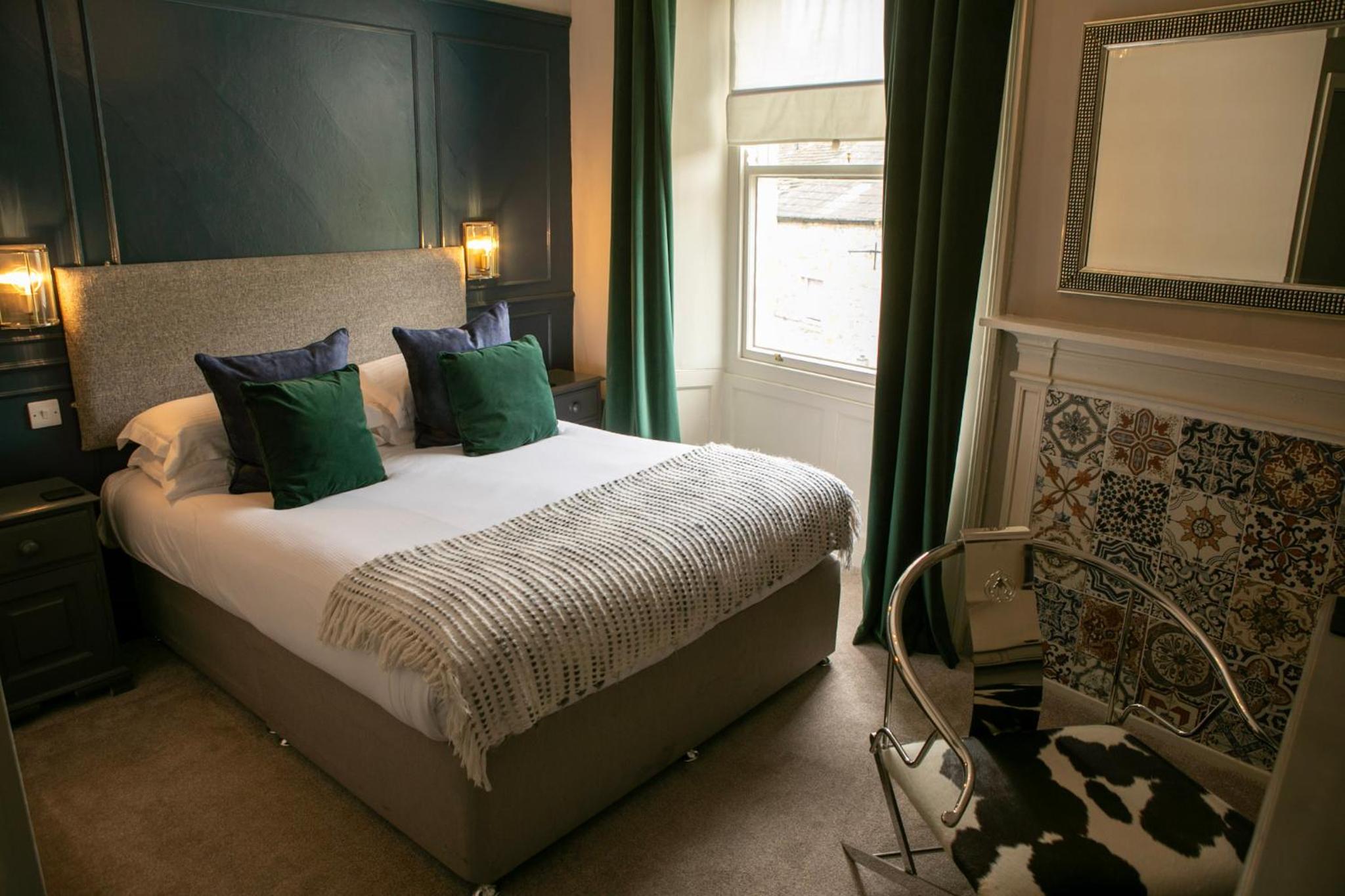 Luxury Double Room with Shower - Photo 1