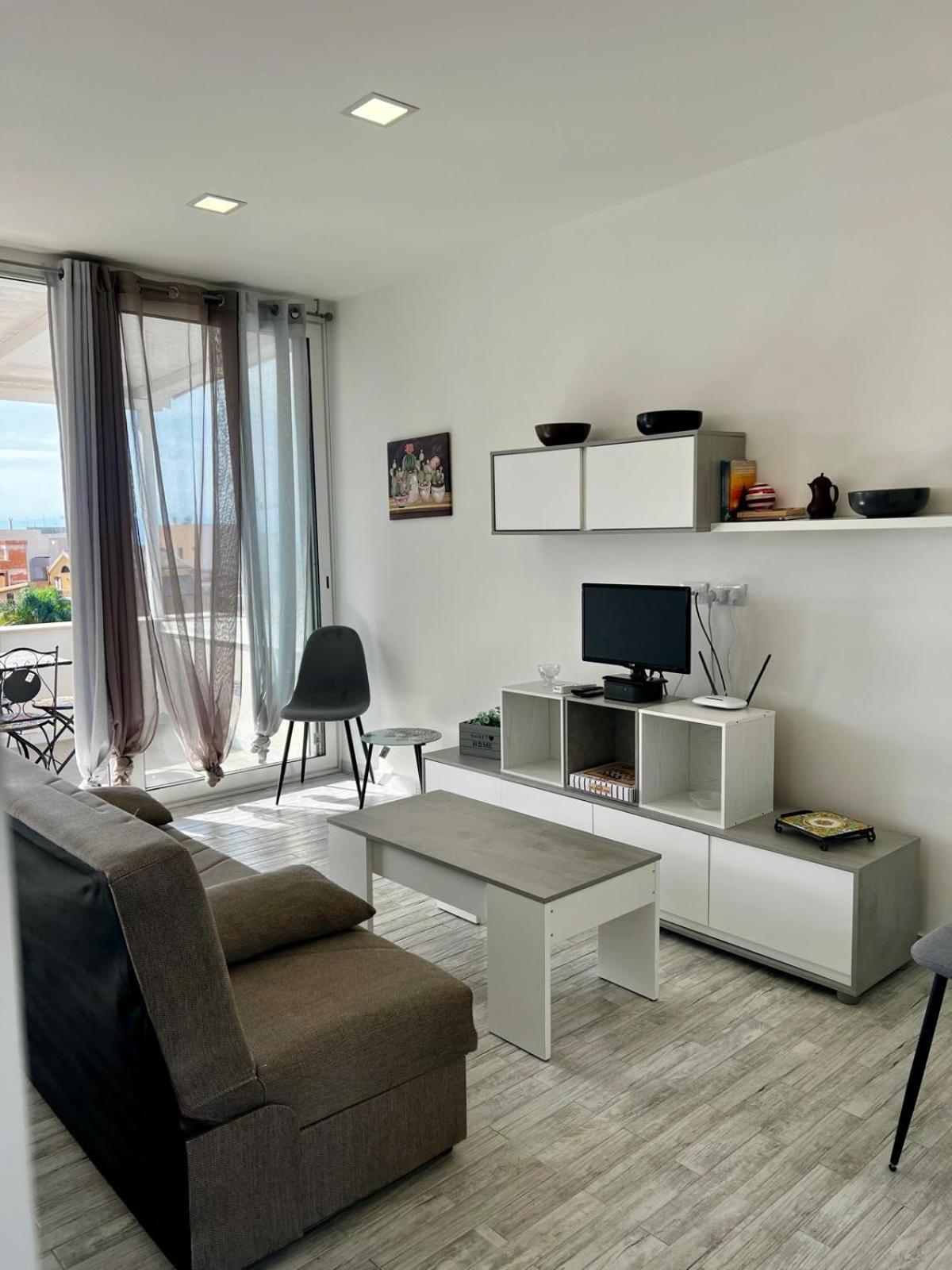 Studio Apartment photo 1