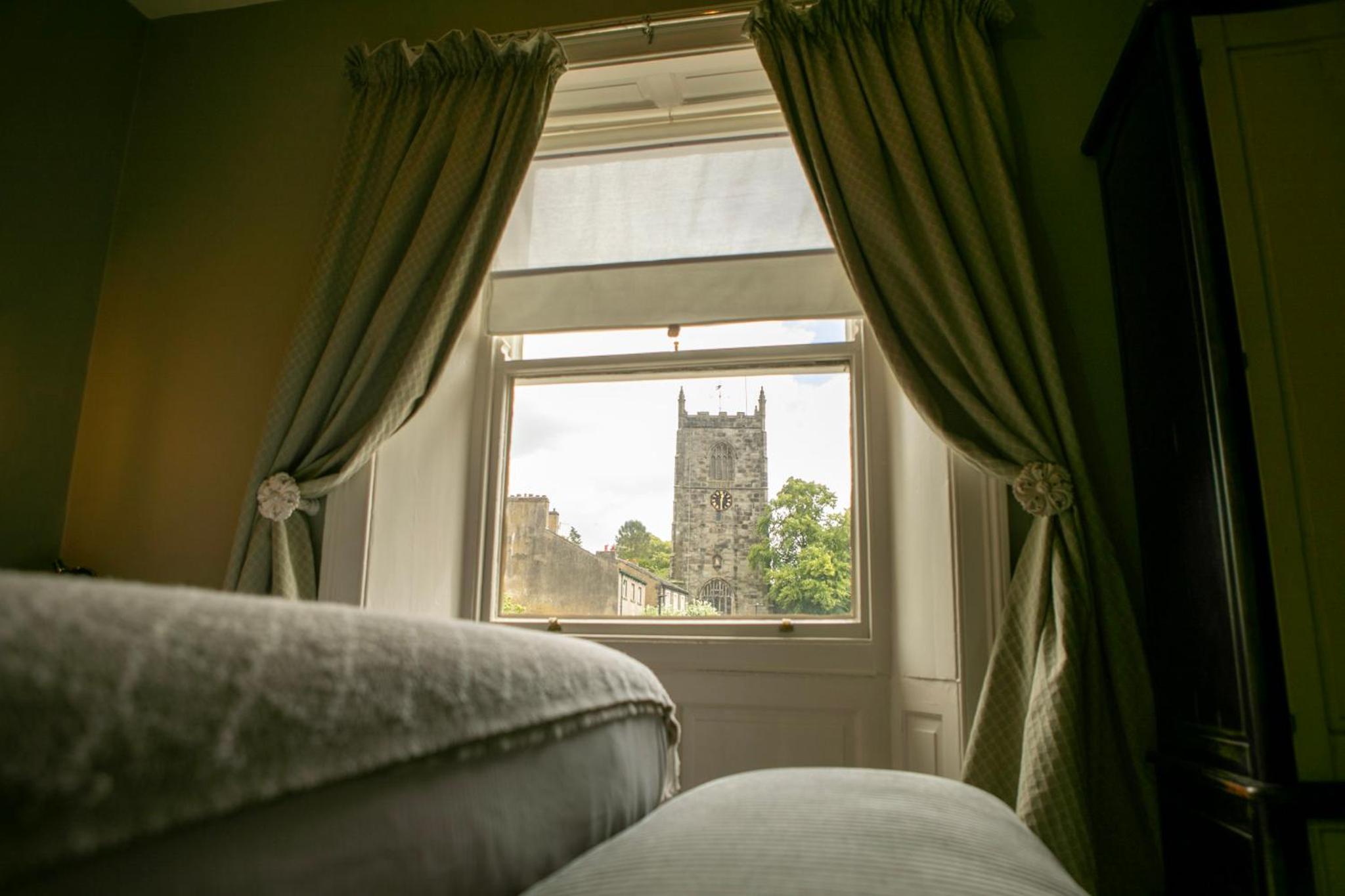 Luxury Double Room with Bath - Photo 4
