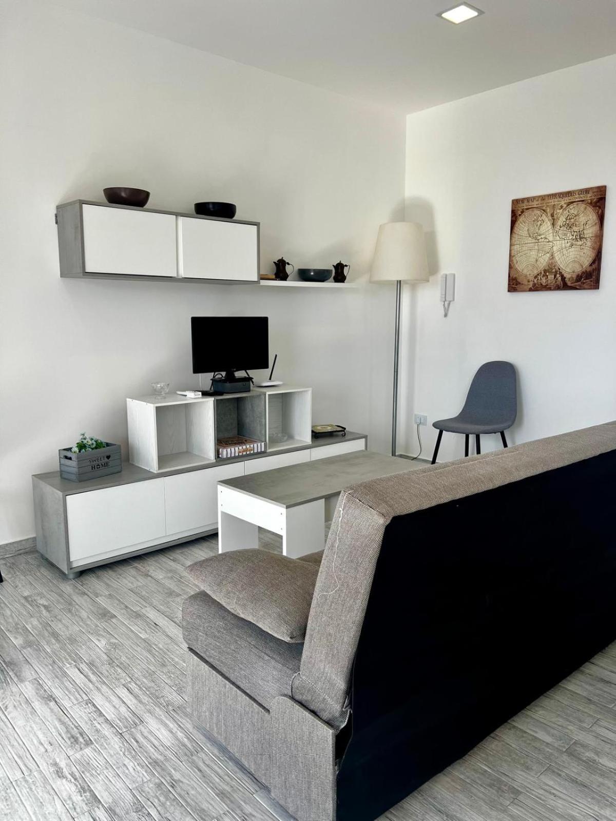 Studio Apartment photo 2