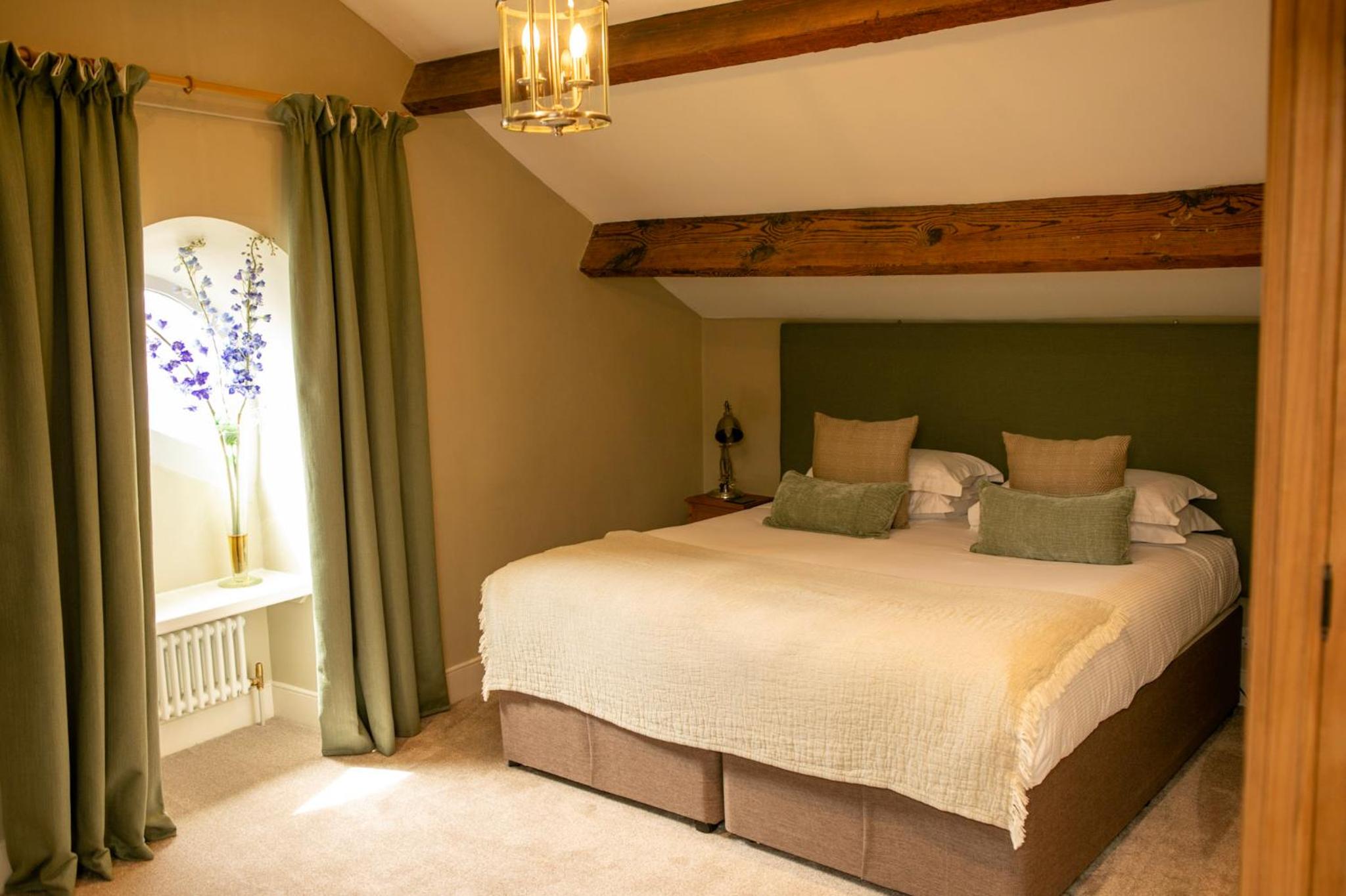 King Room with Bath and Shower photo 1