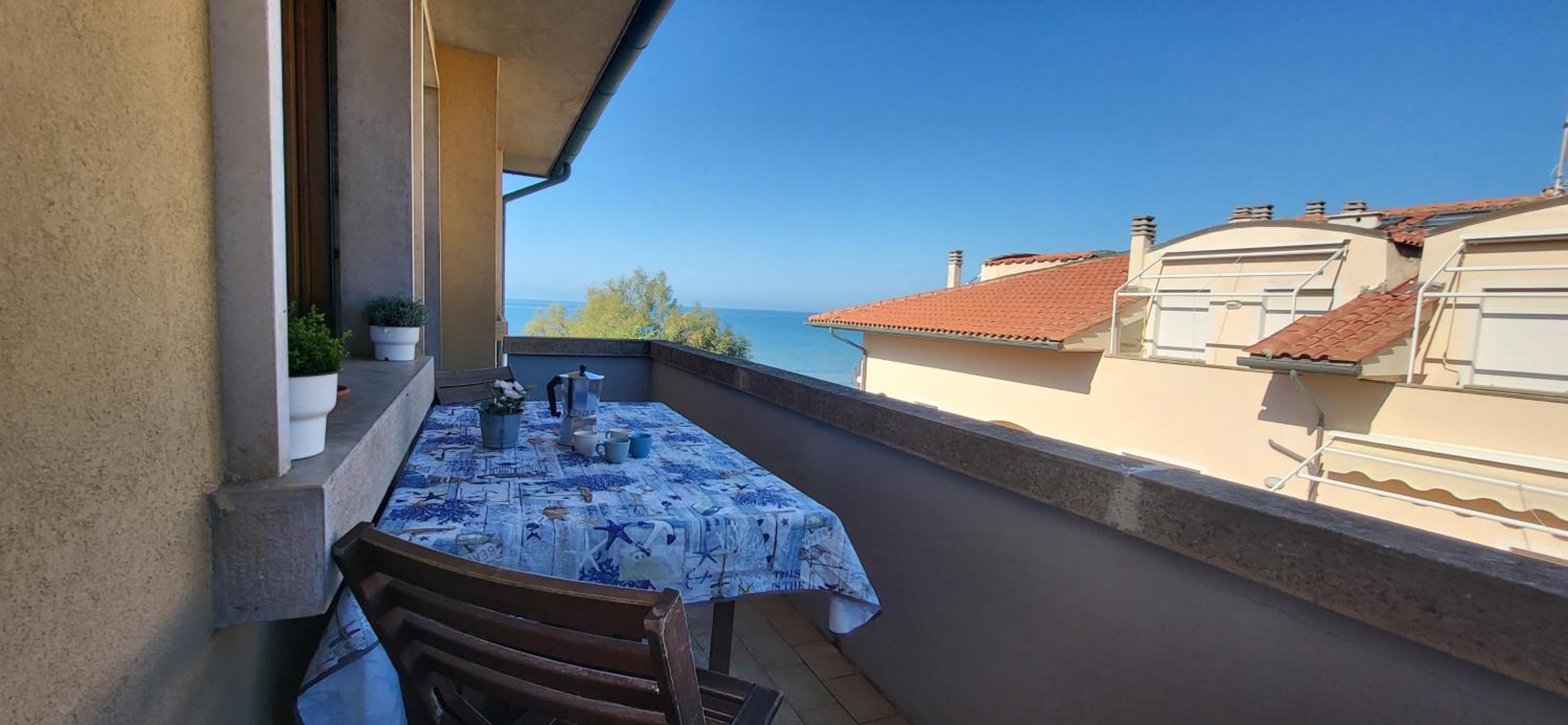 Apartment with View and Balcony photo 3