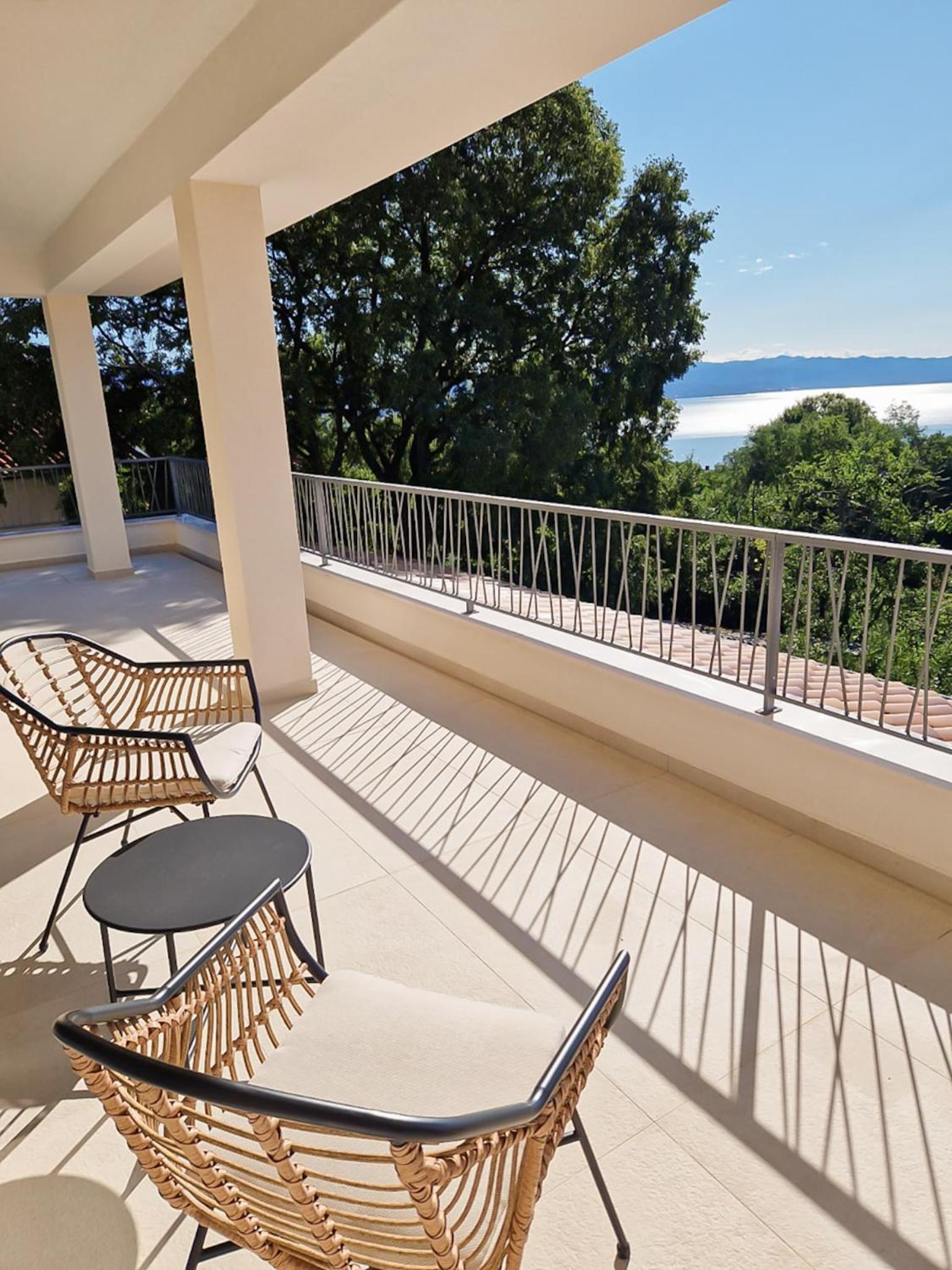 Villa photo 2
