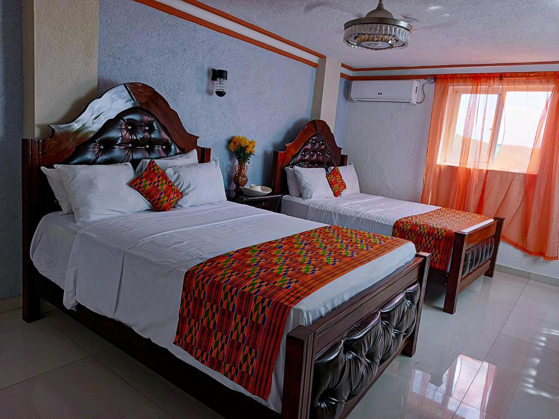 Double Or Twin Room With Pool View photo 2