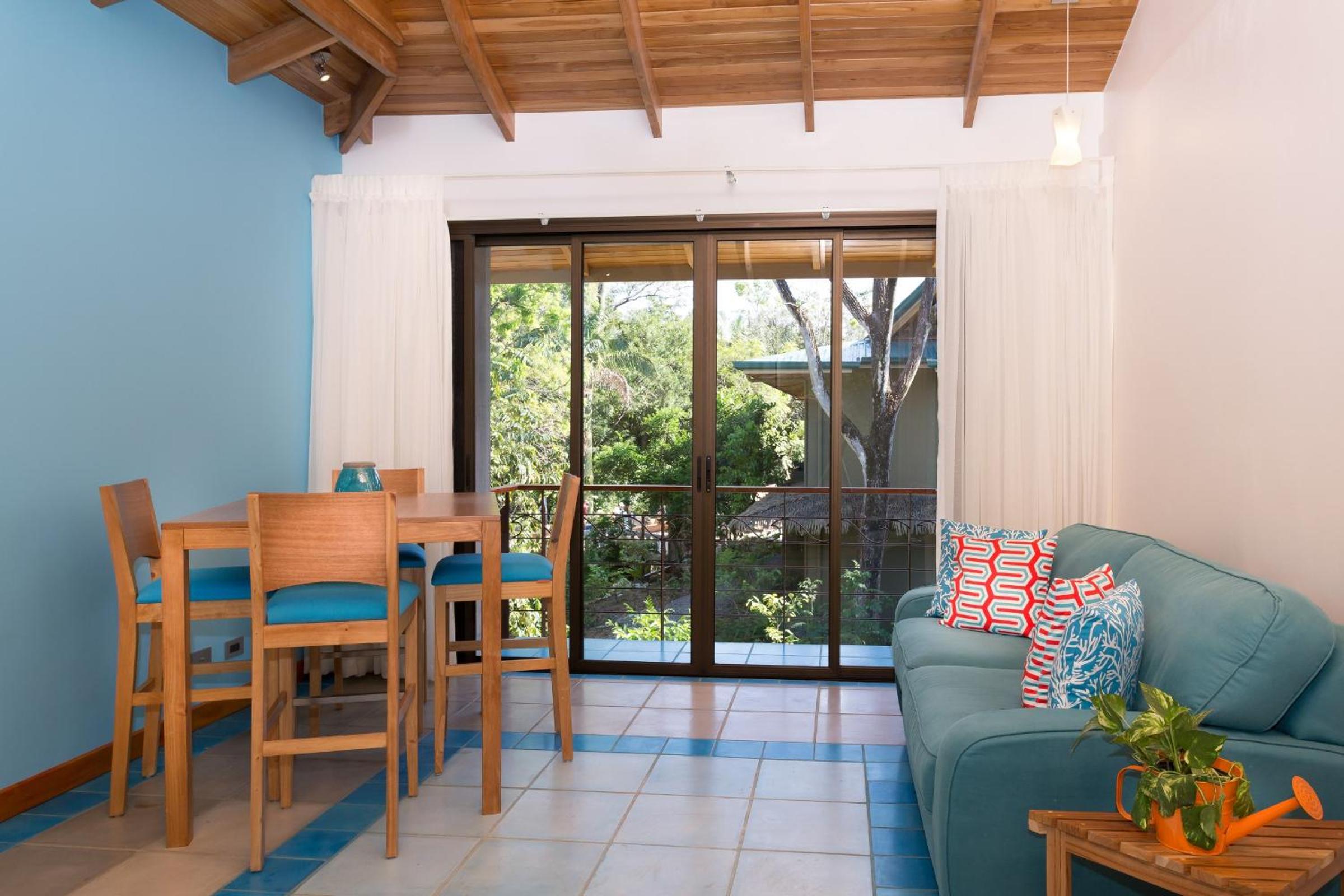 Poolside Suite photo 3
