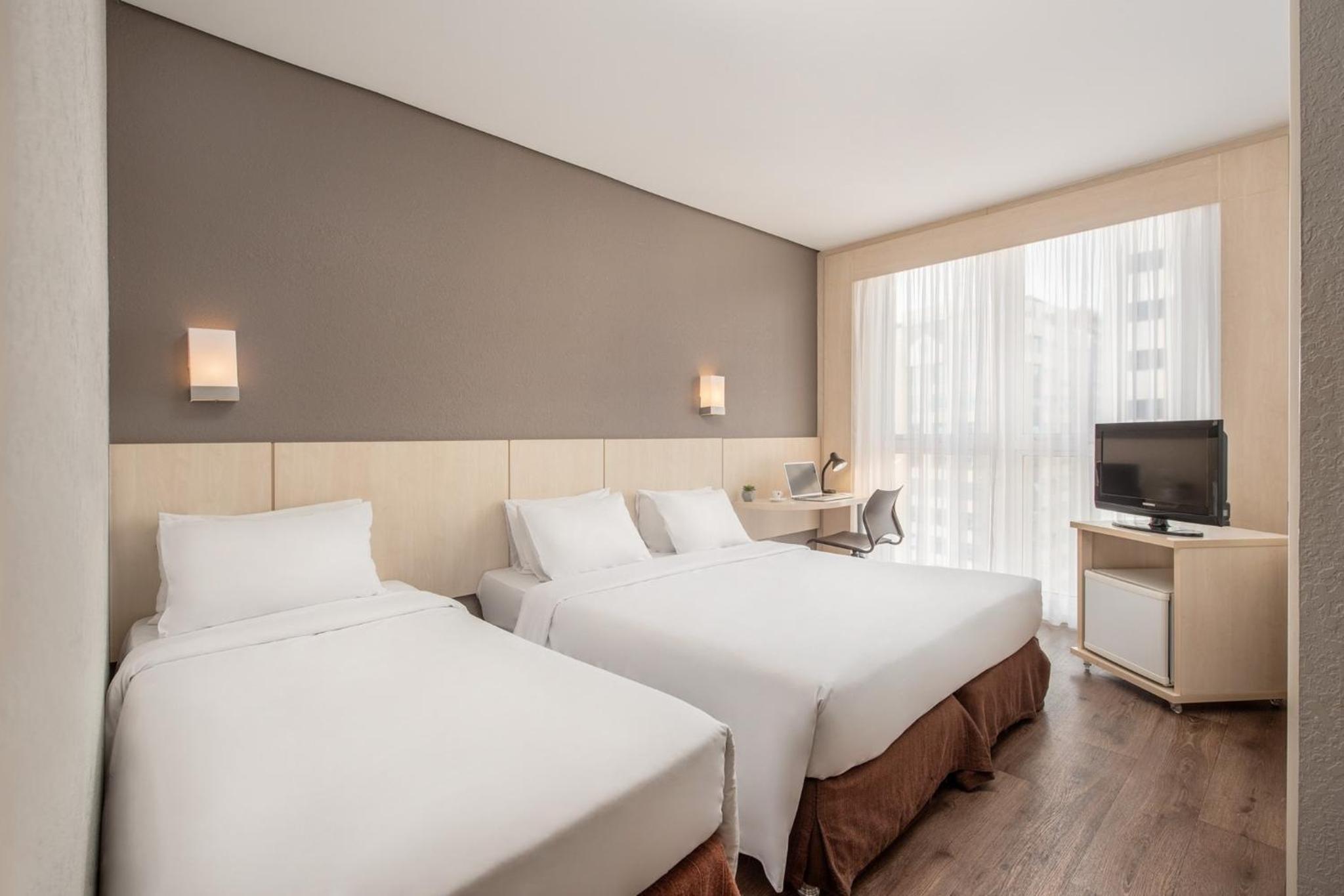 Standard Triplo - 1 Cama Casal E 1 Cama Solteiro - Photo 1
