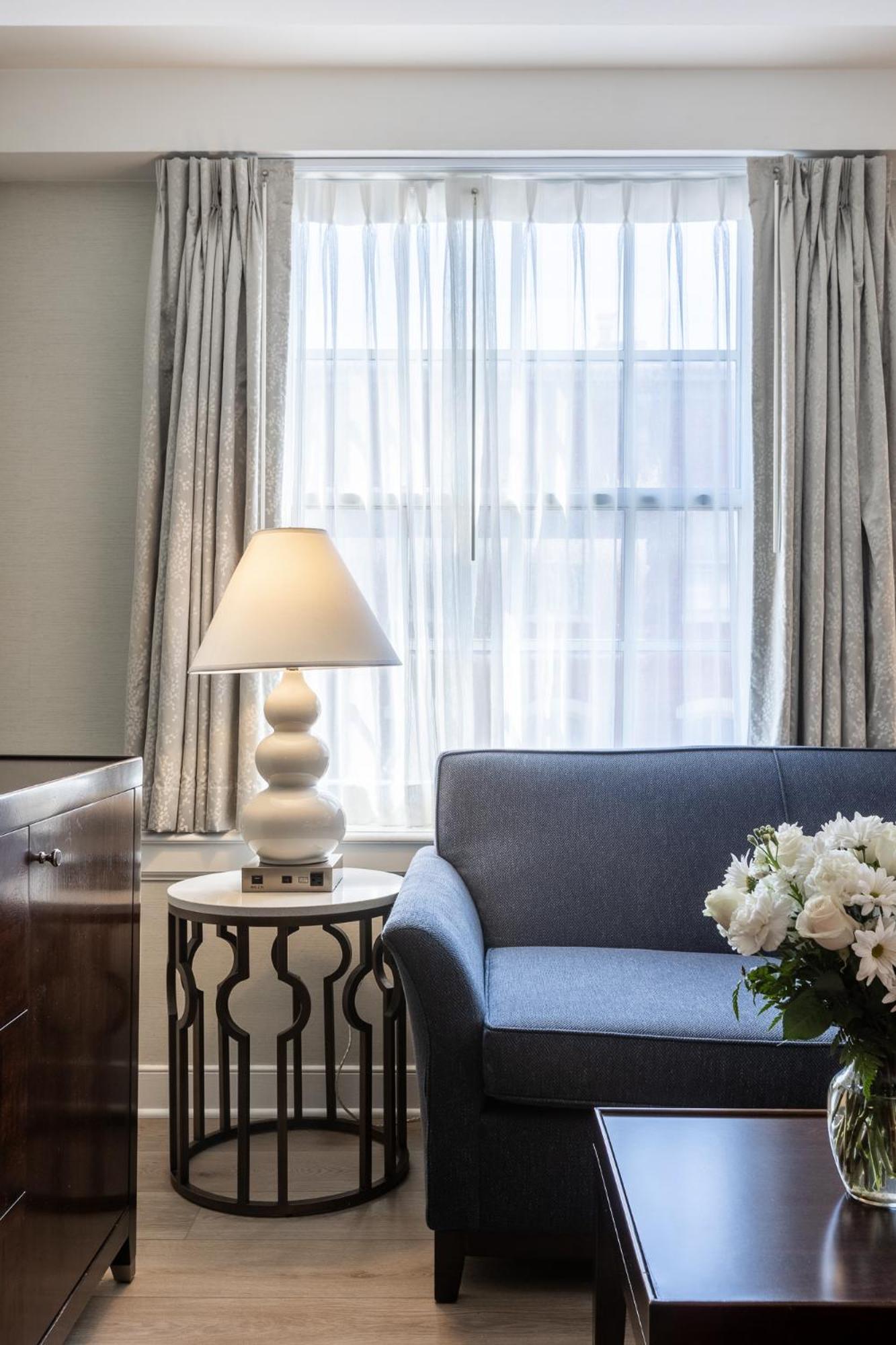 Georgetown Suite with King Bed - Photo 13