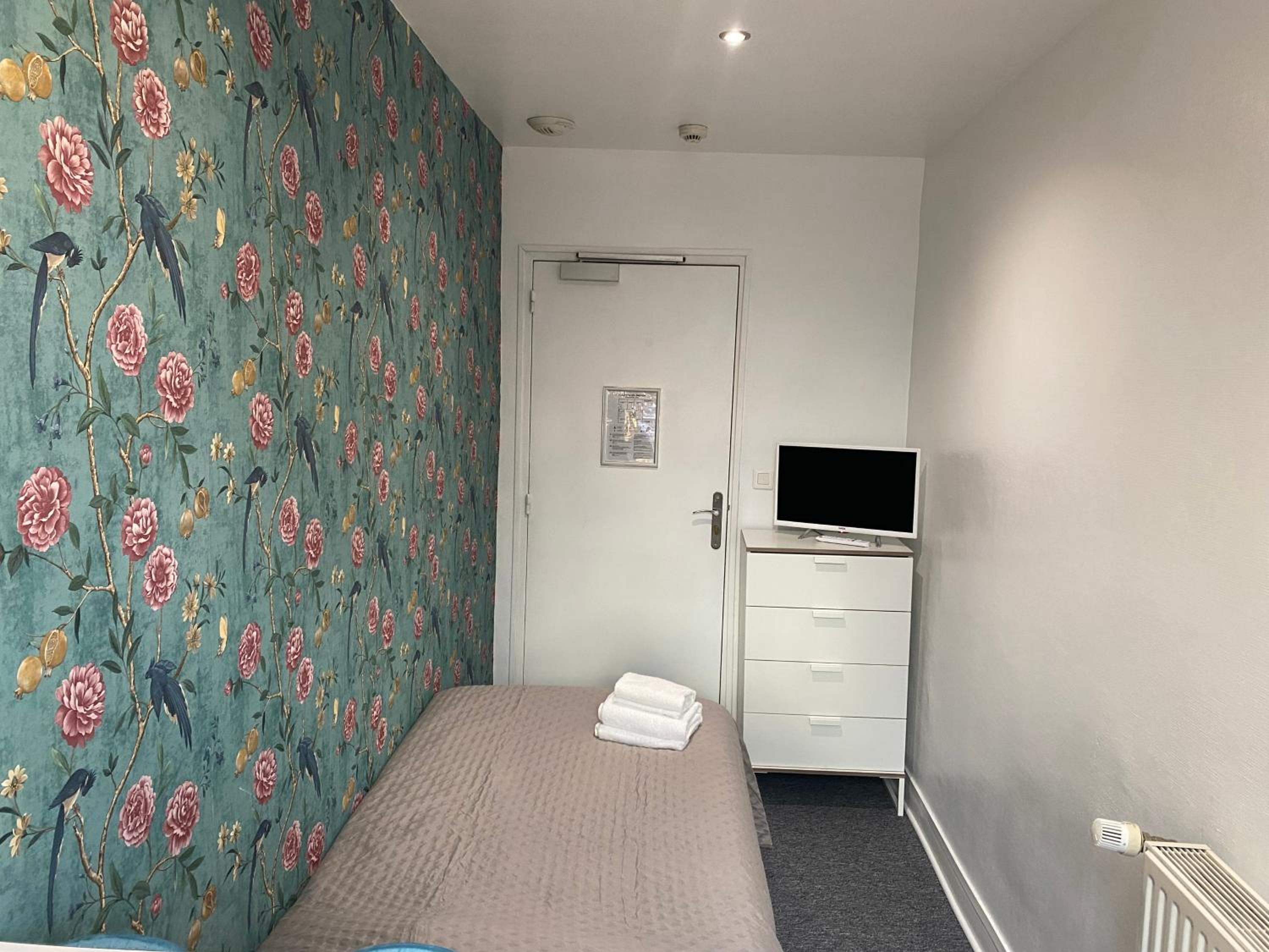 Single Room with Private External Bathroom photo 3