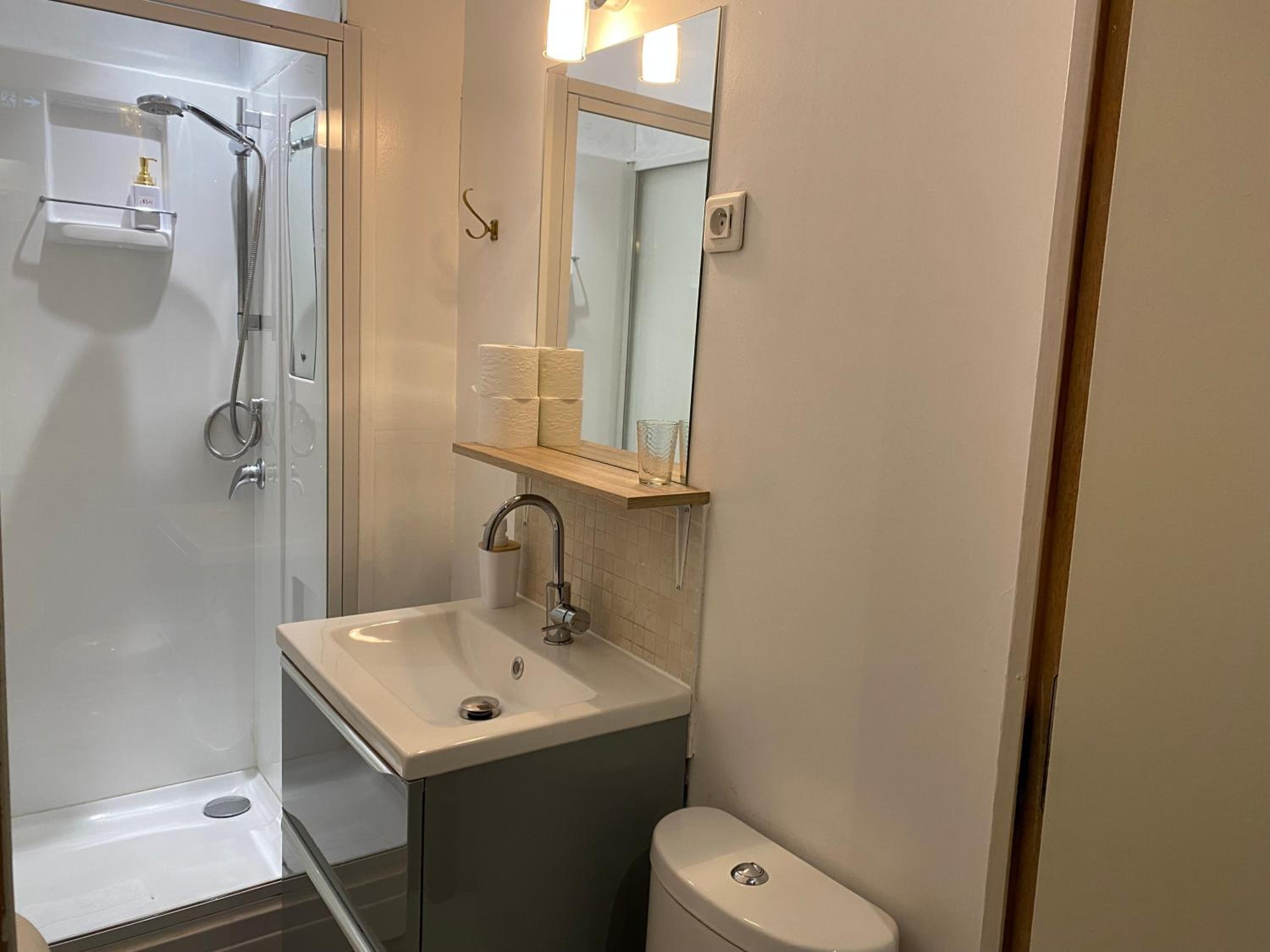 Single Room with Private External Bathroom photo 2