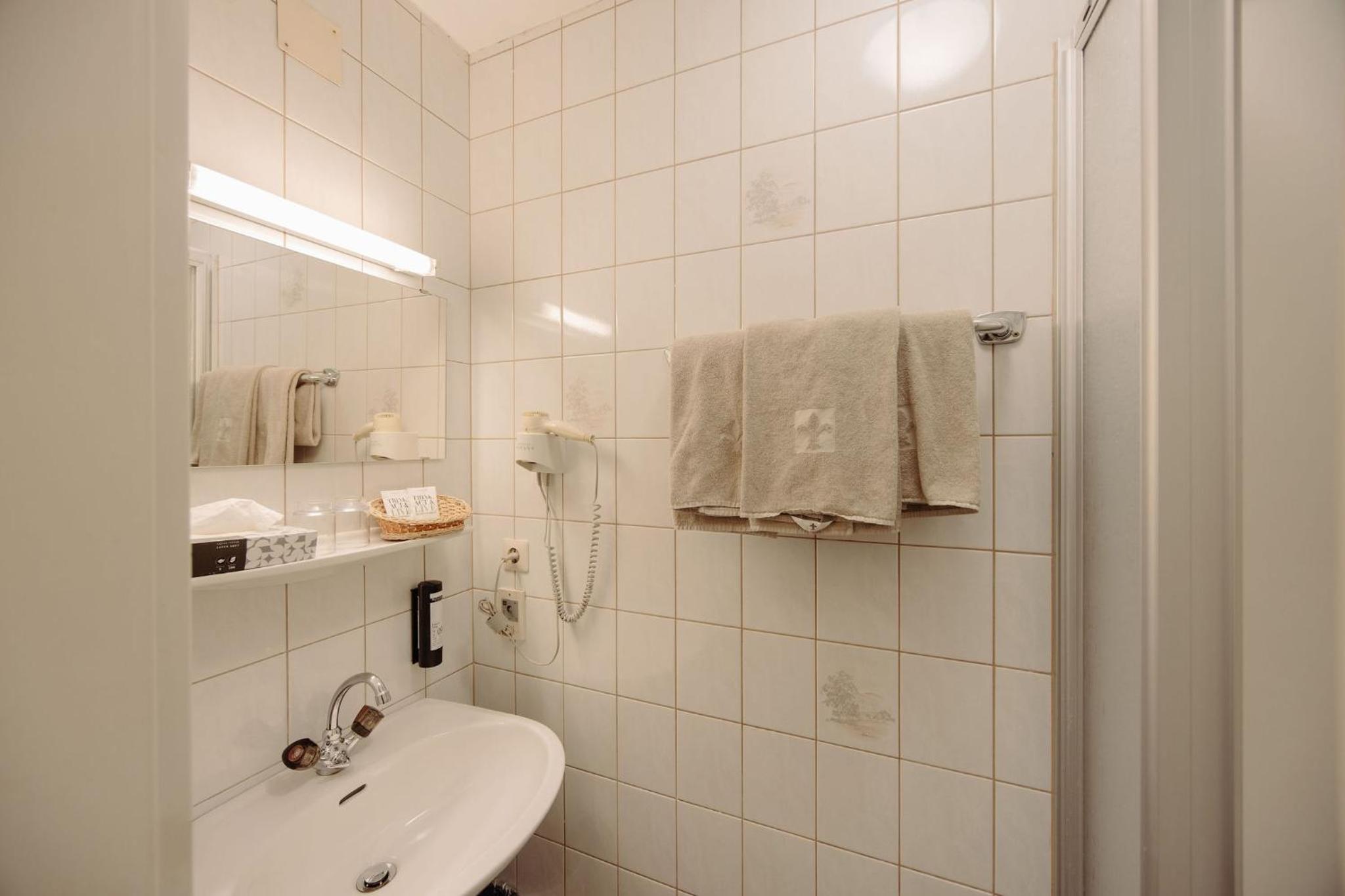 Standard Double Room - Annex - Photo 4
