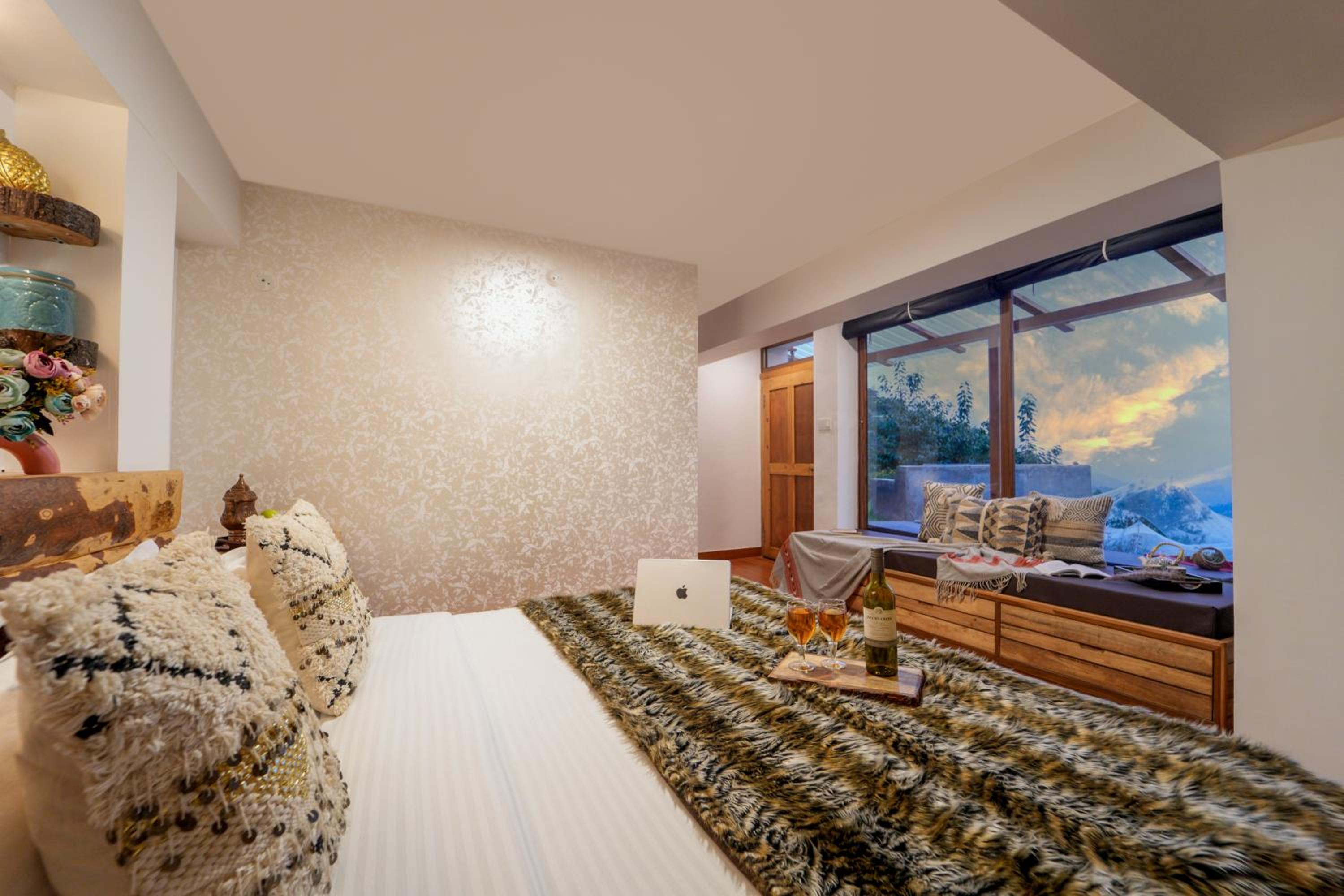 King Room with Balcony photo 1