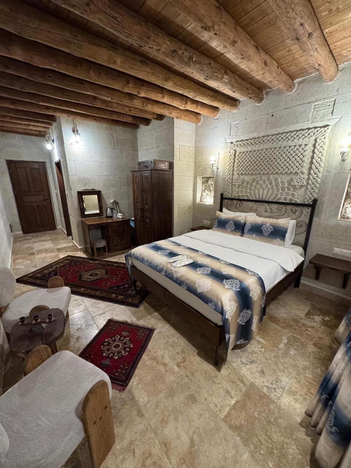 Deluxe Double Room photo 2