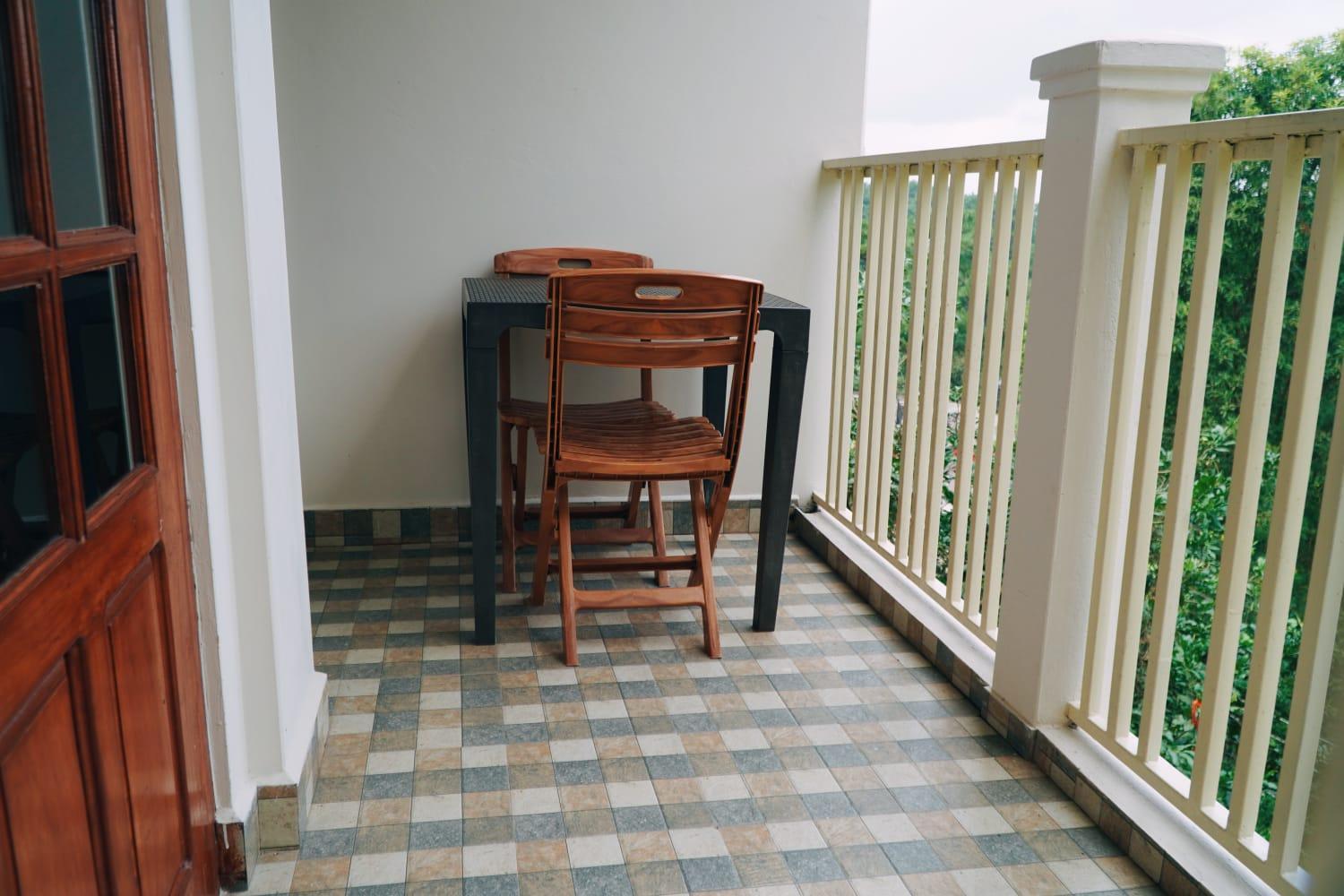 Deluxe Double Room with Balcony photo 3