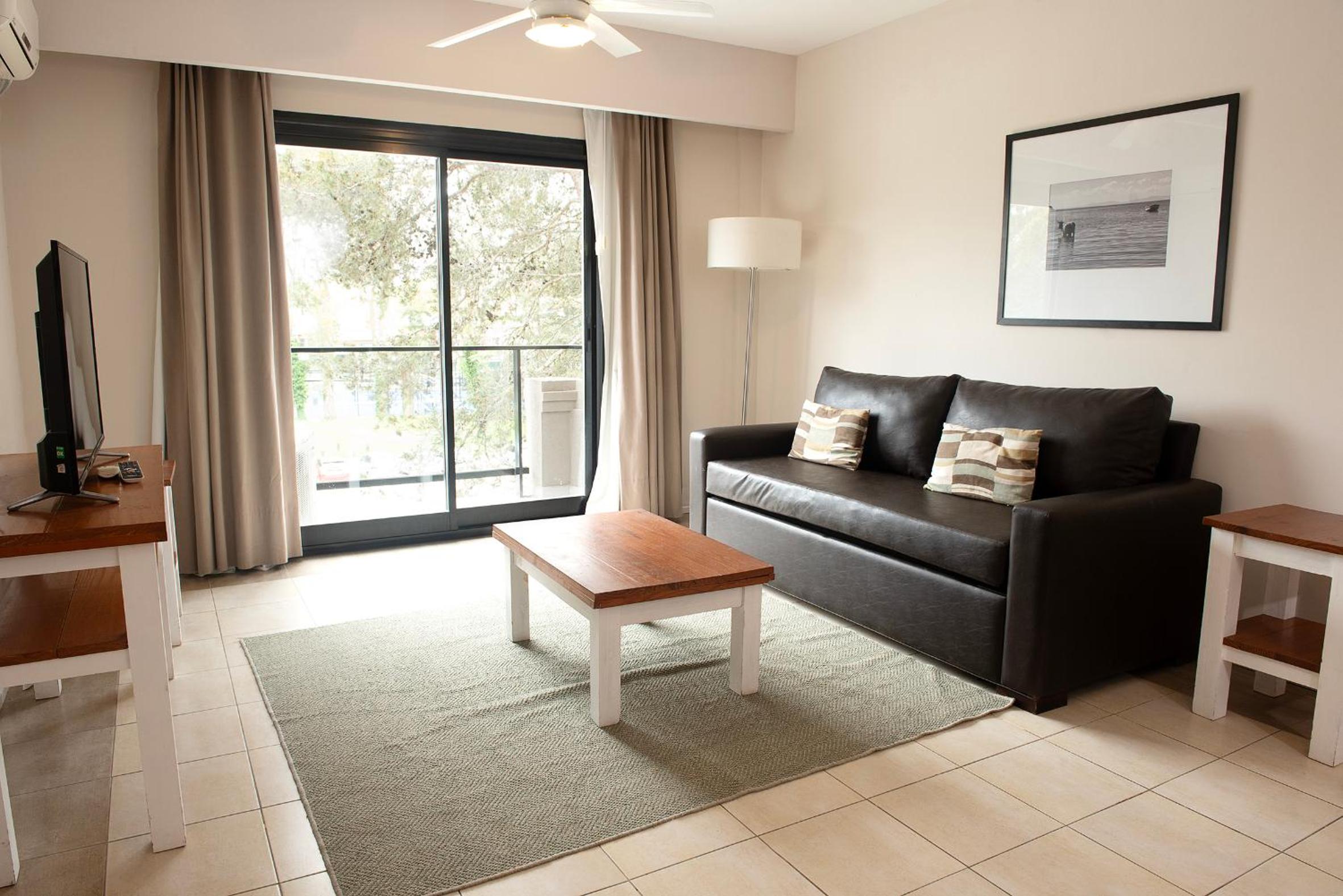 One-Bedroom Apartment photo 2