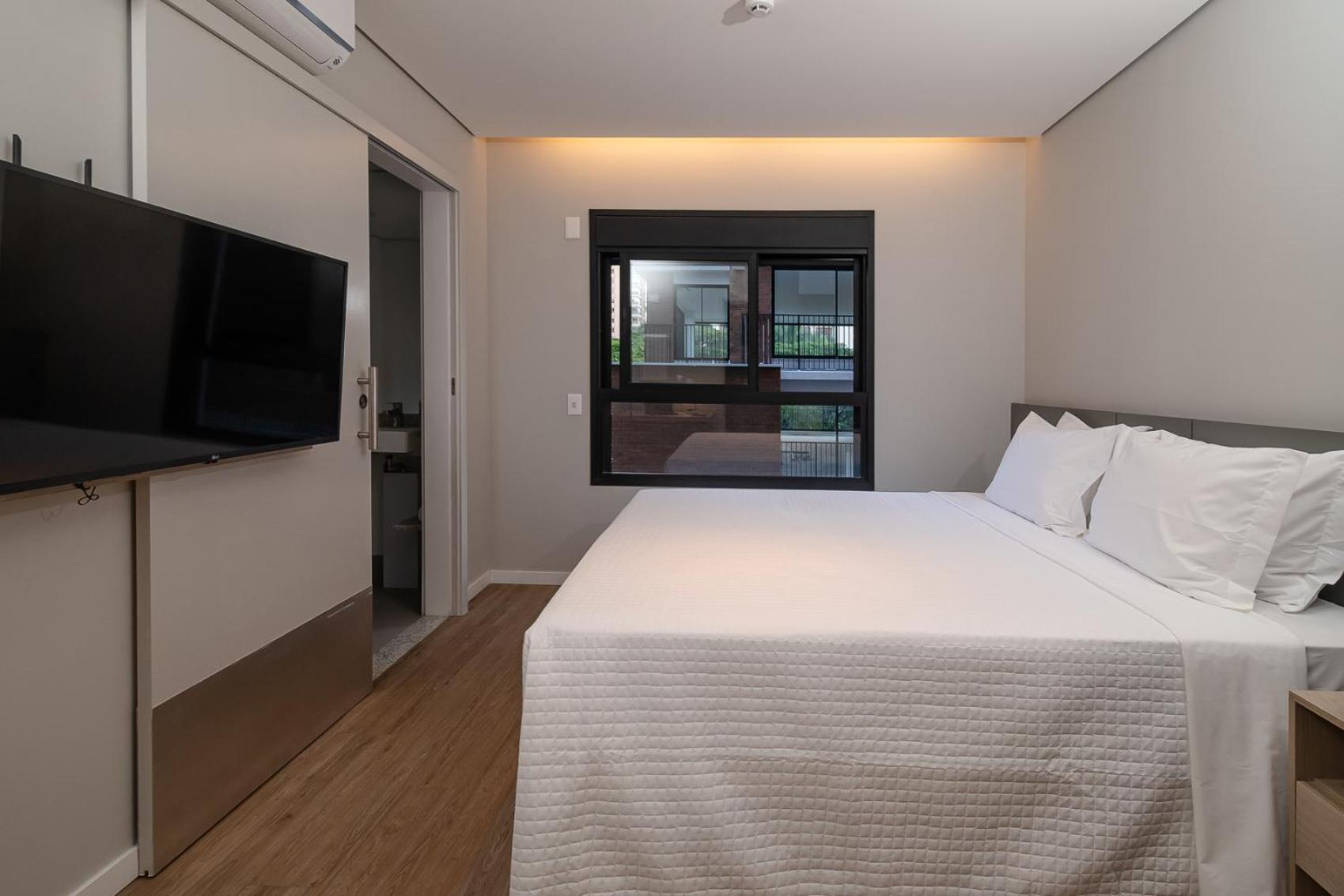 Traditional Studio, 1 Queen Bed