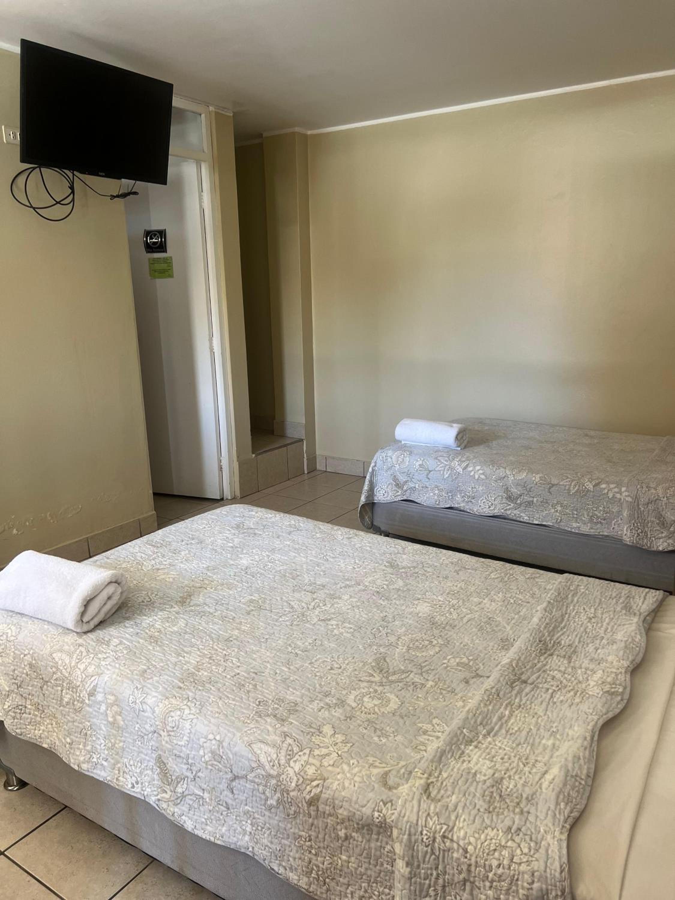 Basic Twin Room with Interior View photo 1