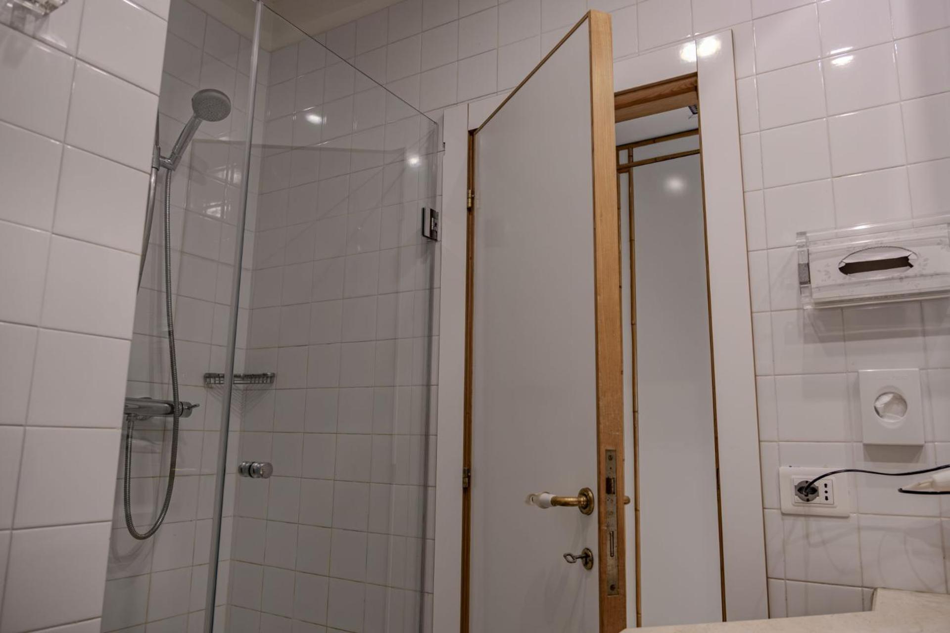 Triple Room - Photo 7