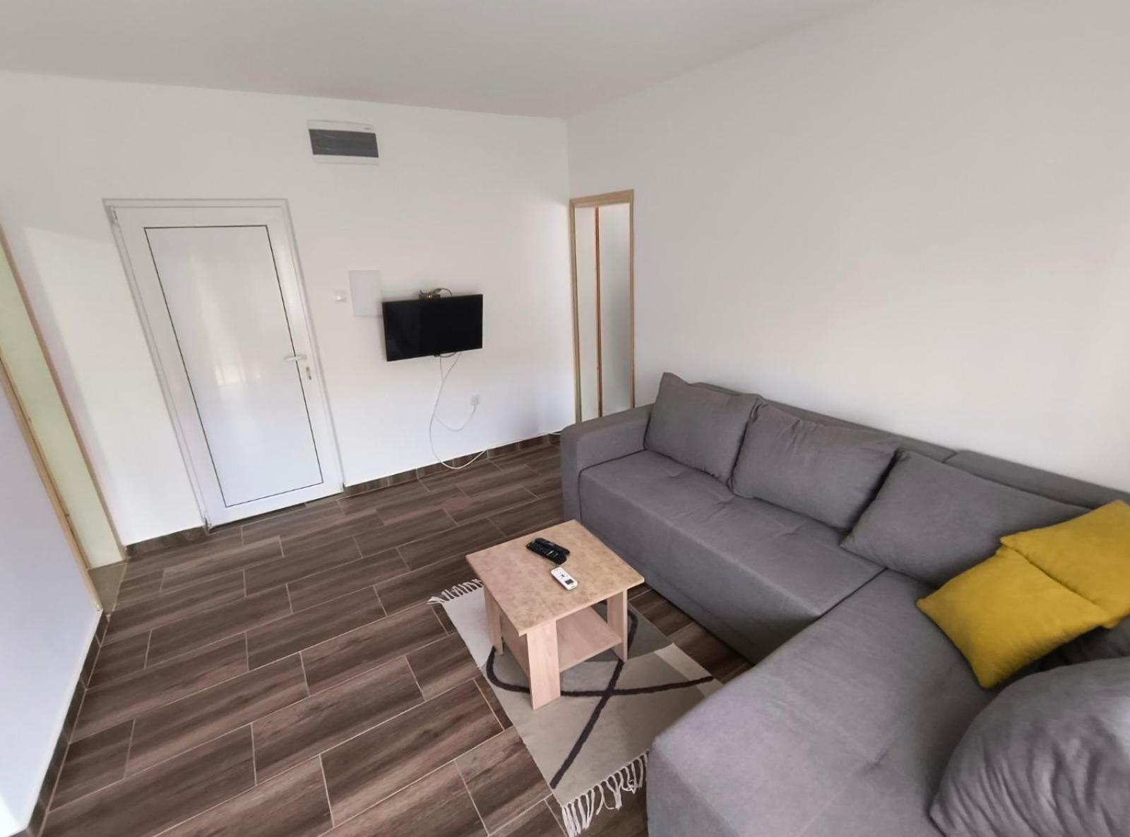One-Bedroom Apartment photo 3