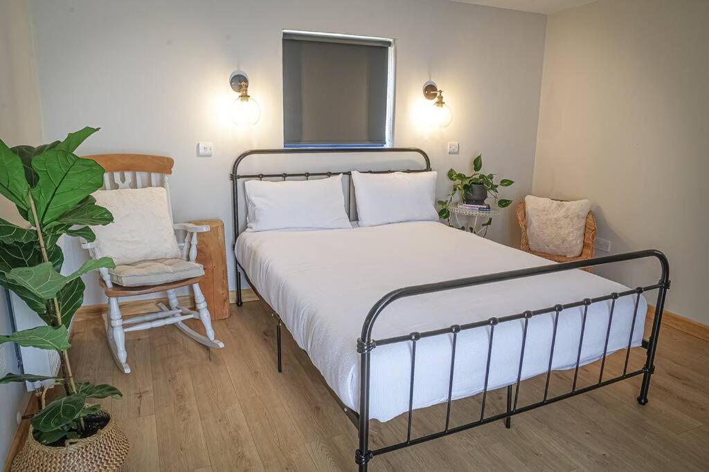 One-Bedroom Apartment - Non-Smoking photo 2
