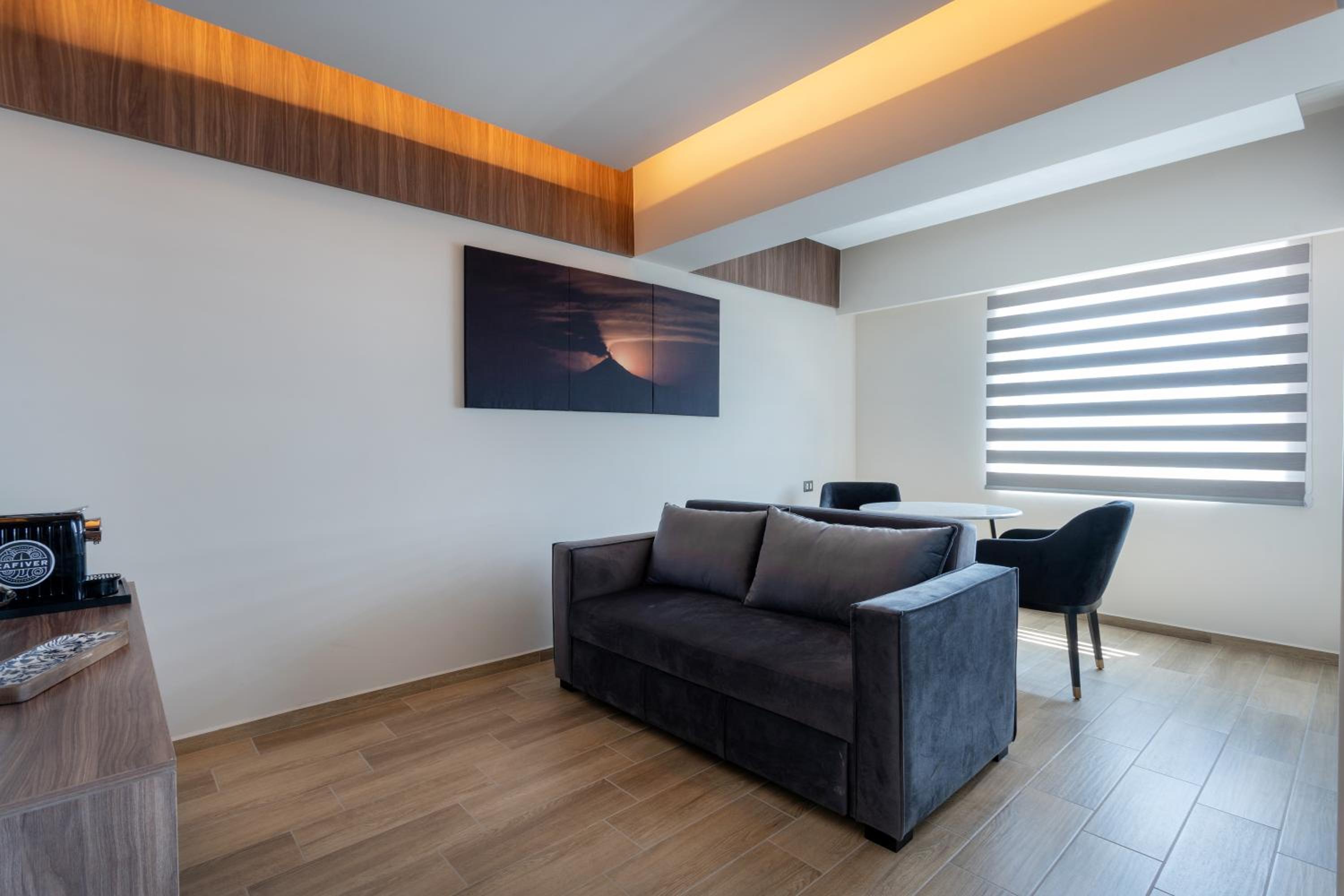 Queen Suite with Two Queen Beds - Non Smoking/Interior Hall - Photo 4