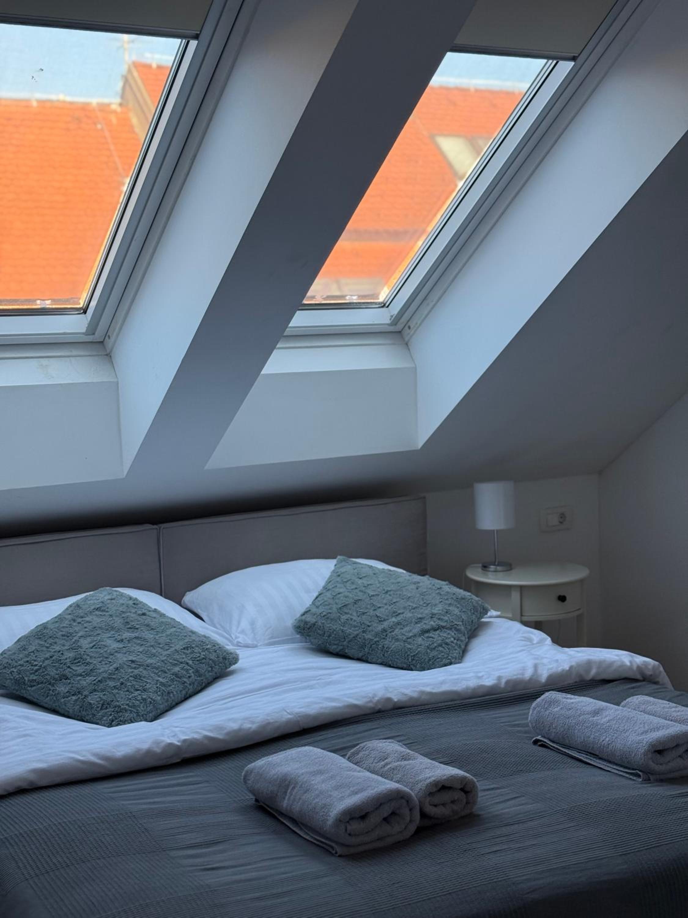 Loft - Photo 1