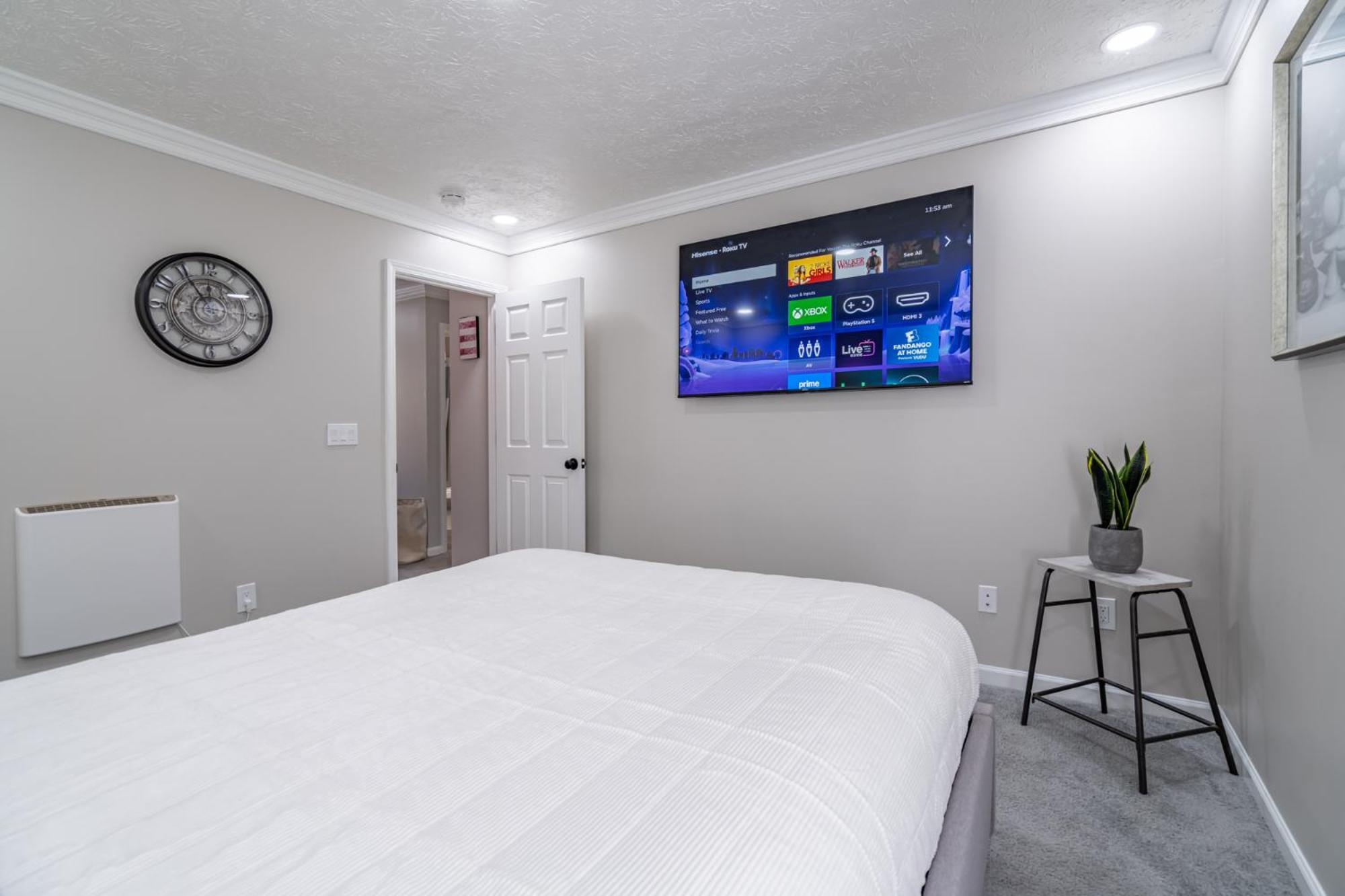 Three-Bedroom House photo 2