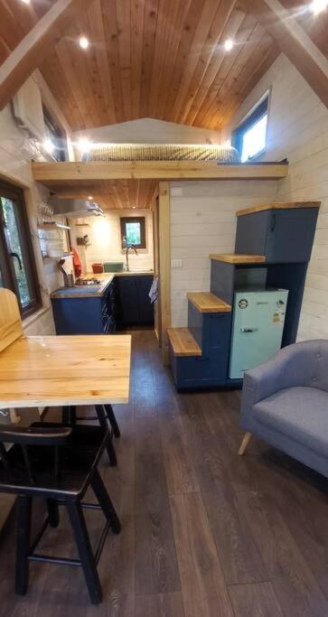 One-Bedroom House photo 1
