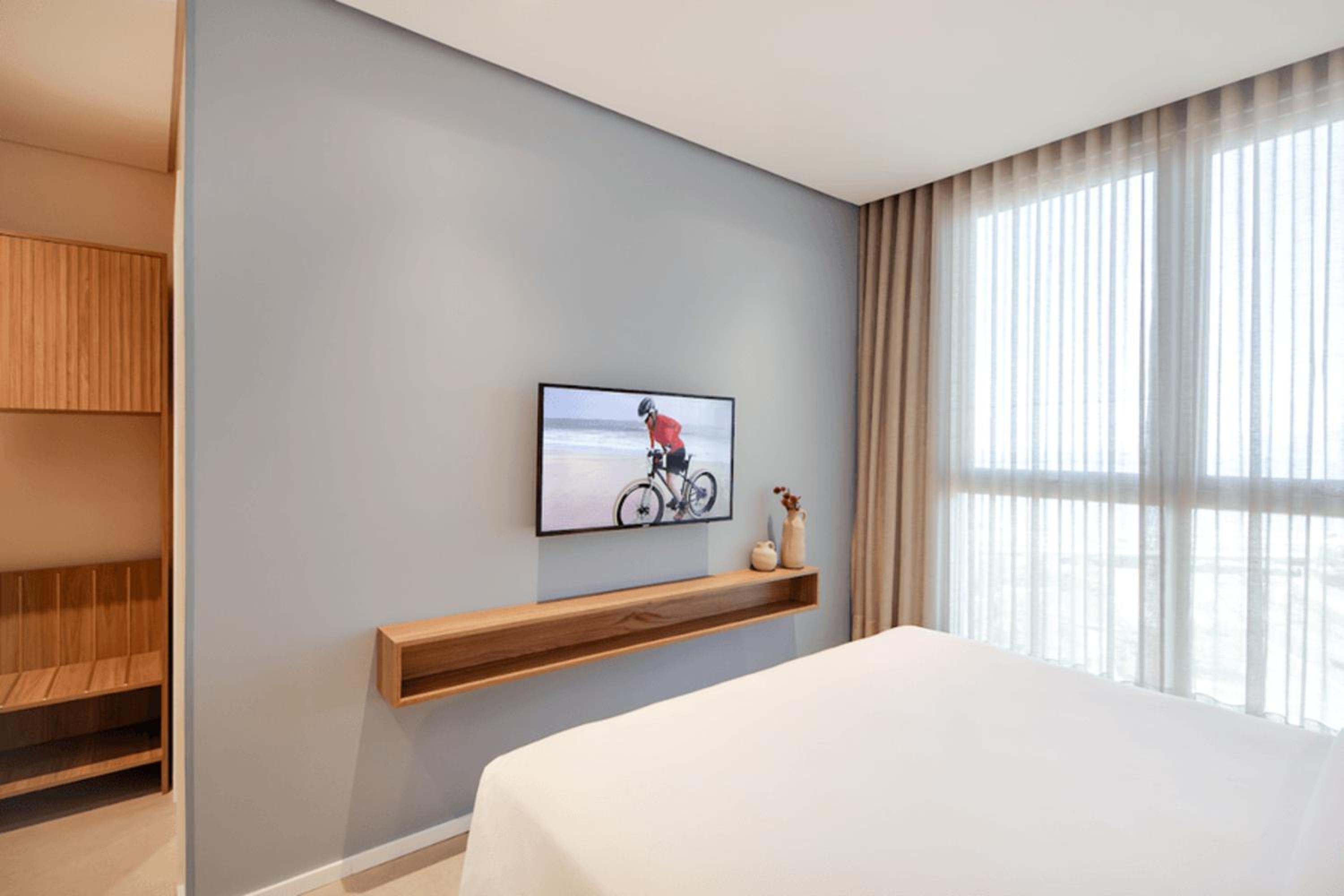 Standard Triple - 1 Queen Bed and 1 Single Bed