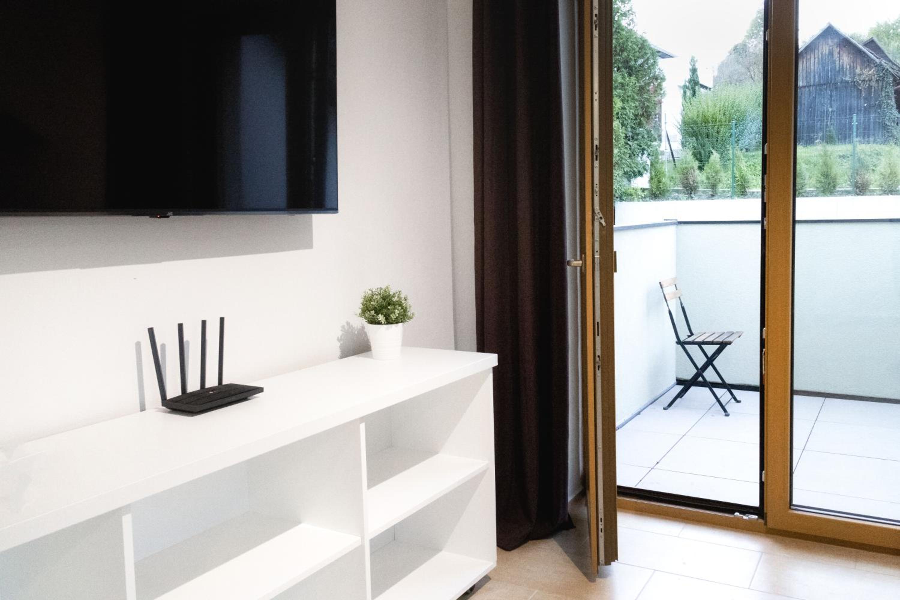 One-Bedroom Apartment with Balcony photo 2