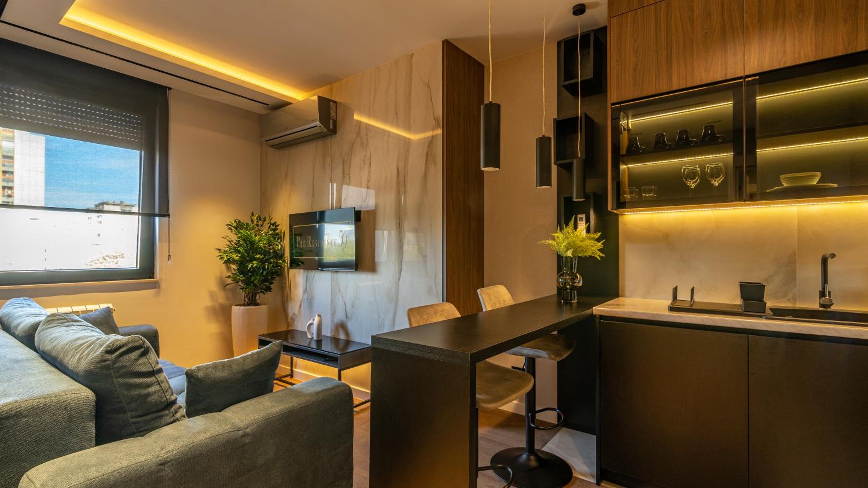 Studio Apartment - Photo 2