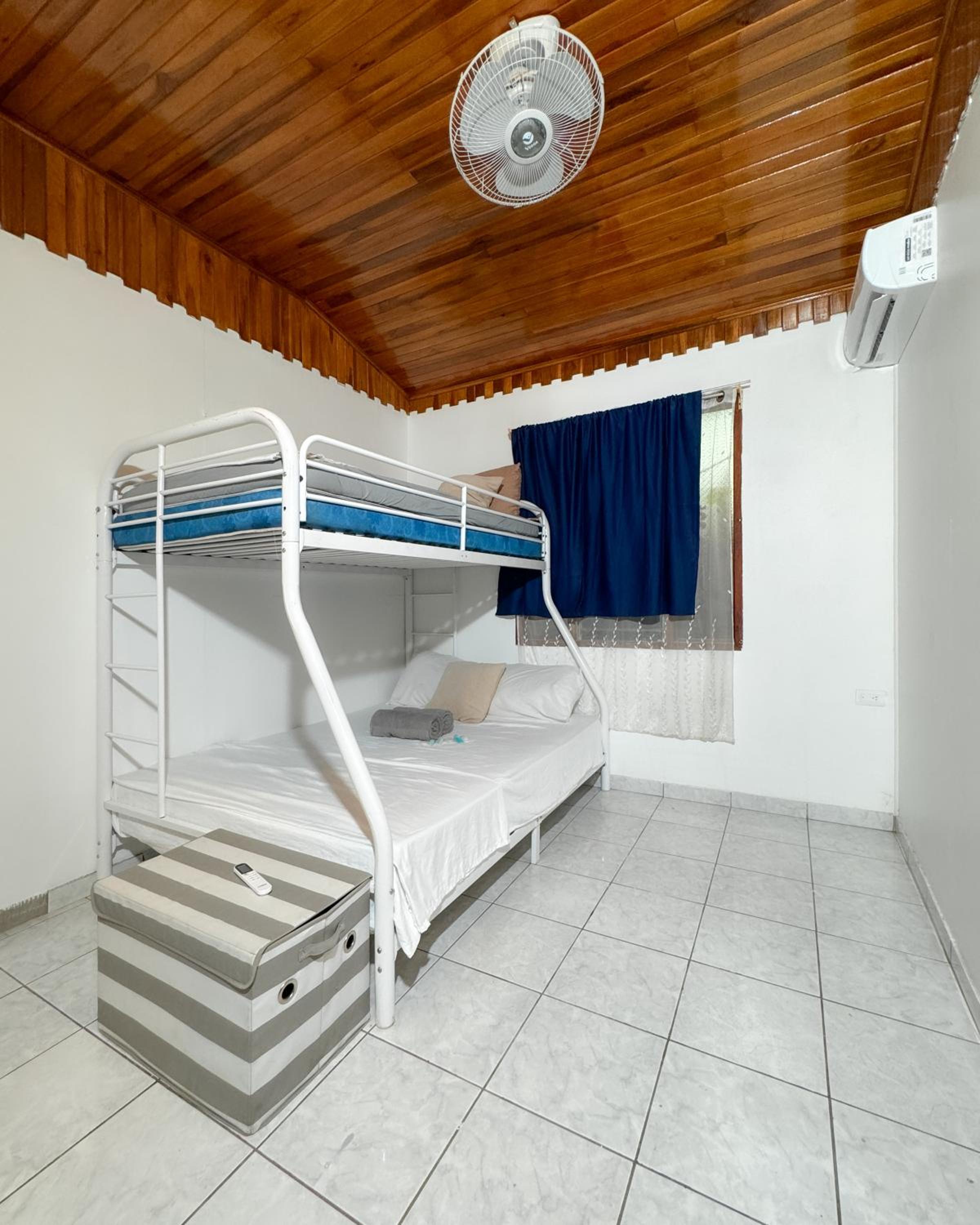 Double Room With Shared Bathroom photo 2