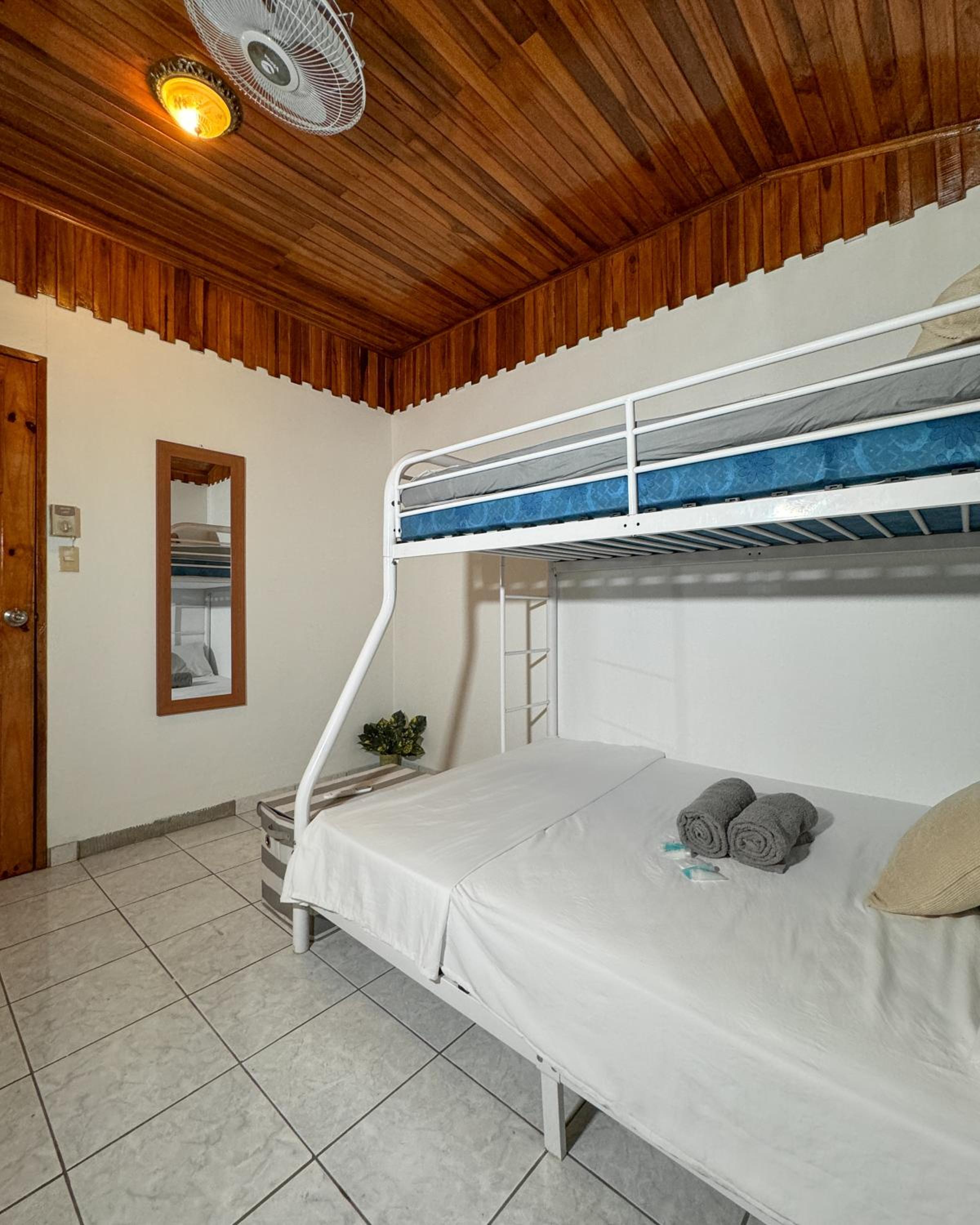 Double Room With Shared Bathroom photo 1