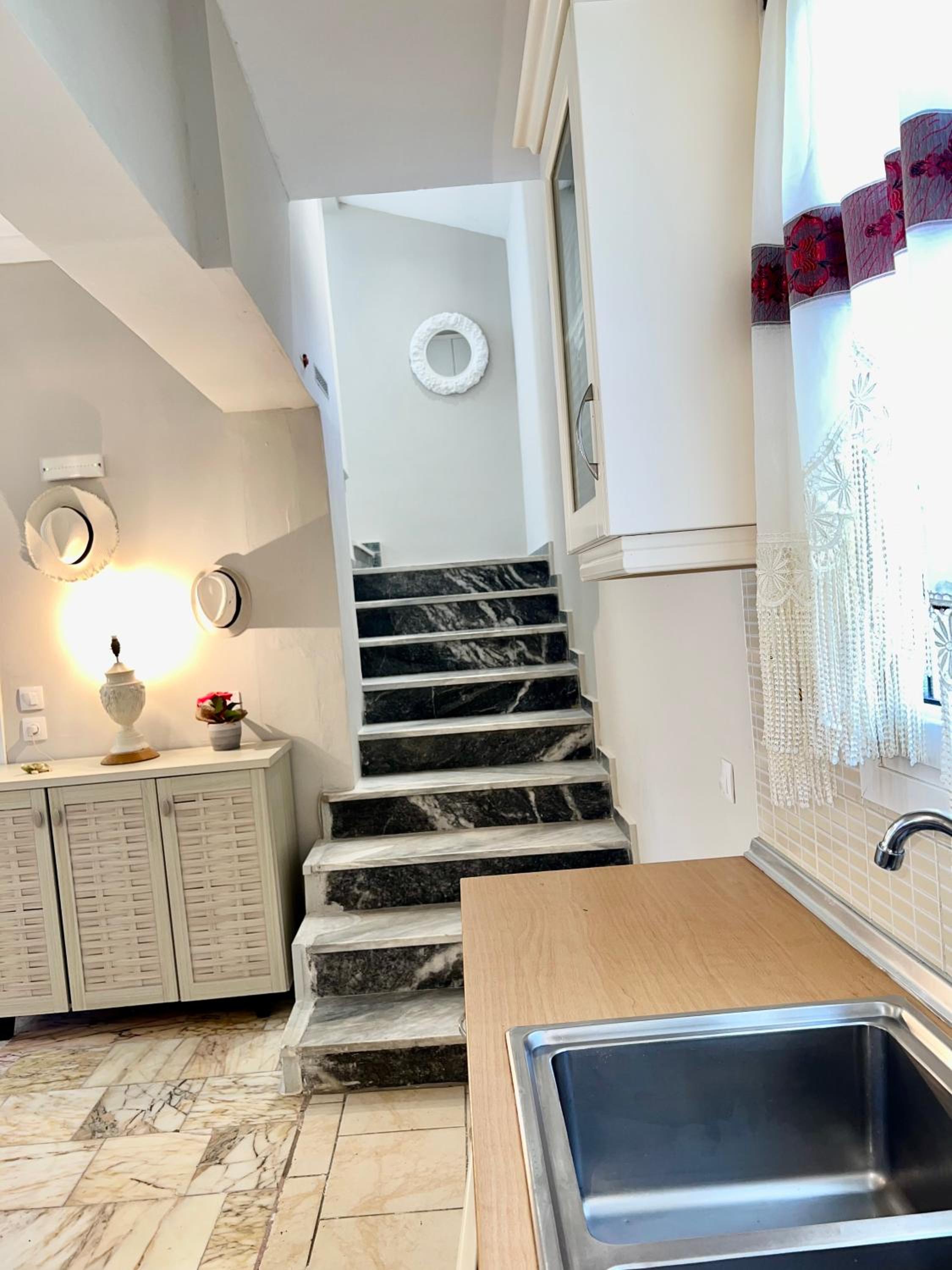 Three-Bedroom House photo 3