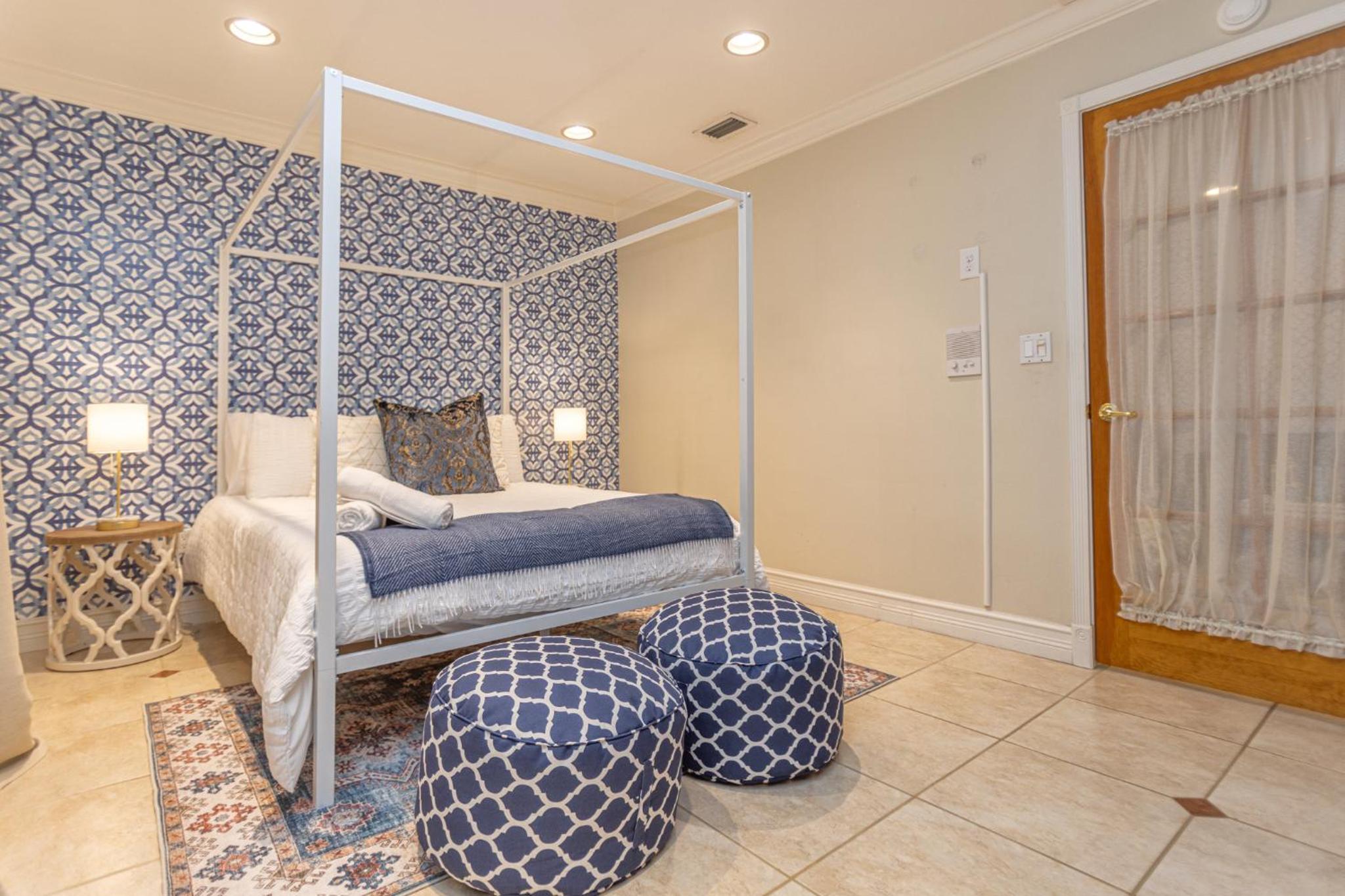 Four-Bedroom House photo 2