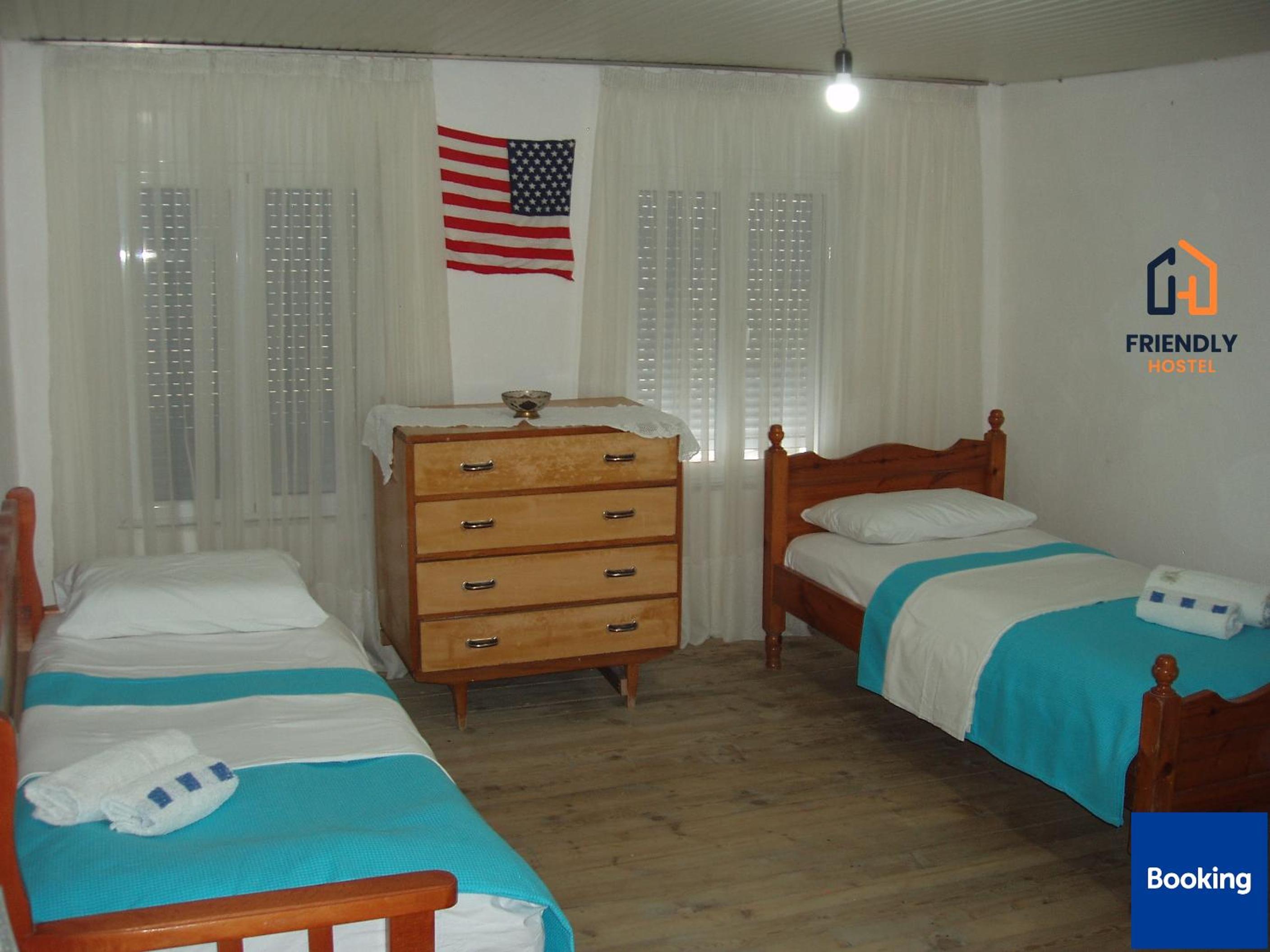Basic Triple Room With Shared Bathroom