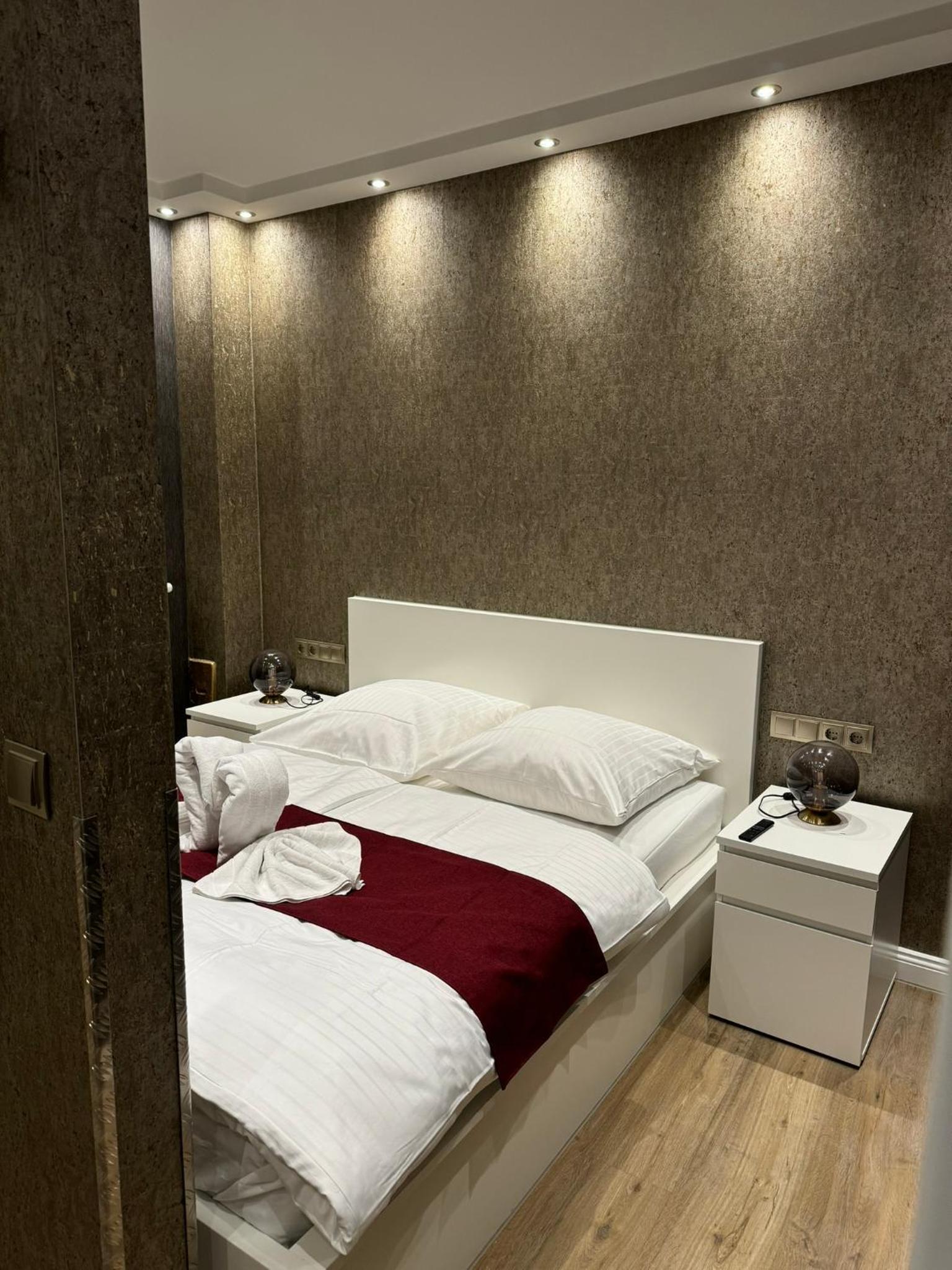 Deluxe Studio