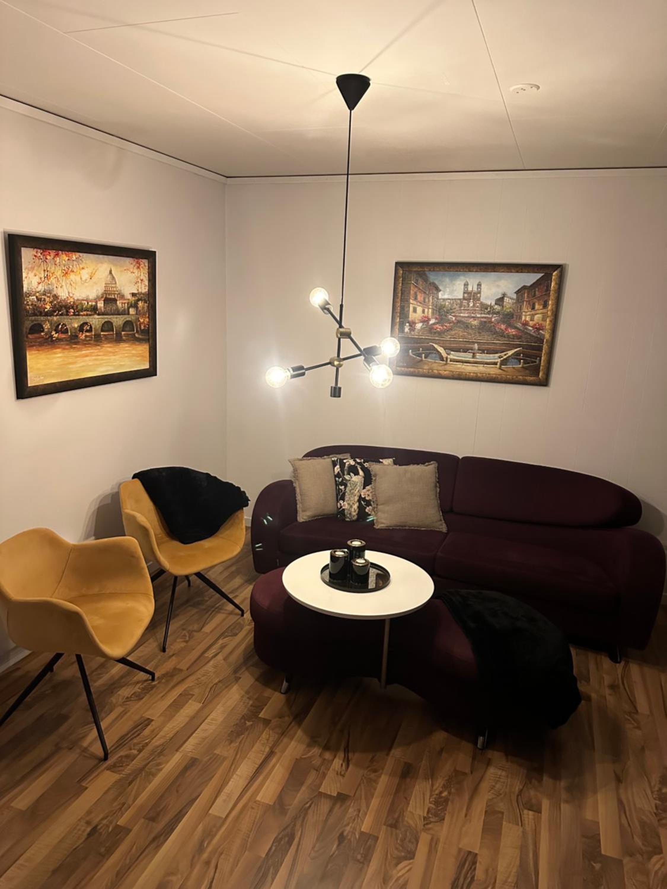 One-Bedroom Apartment photo 1