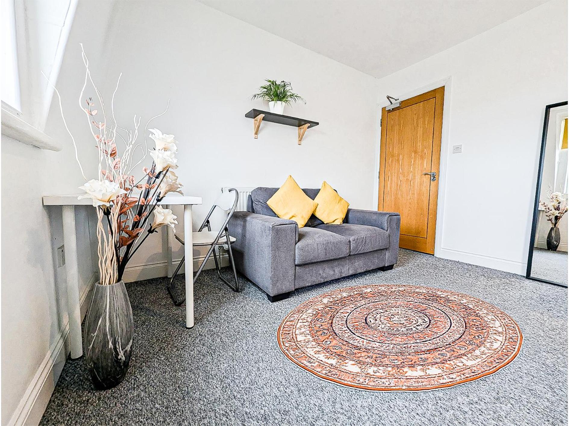 Large Double Room photo 3