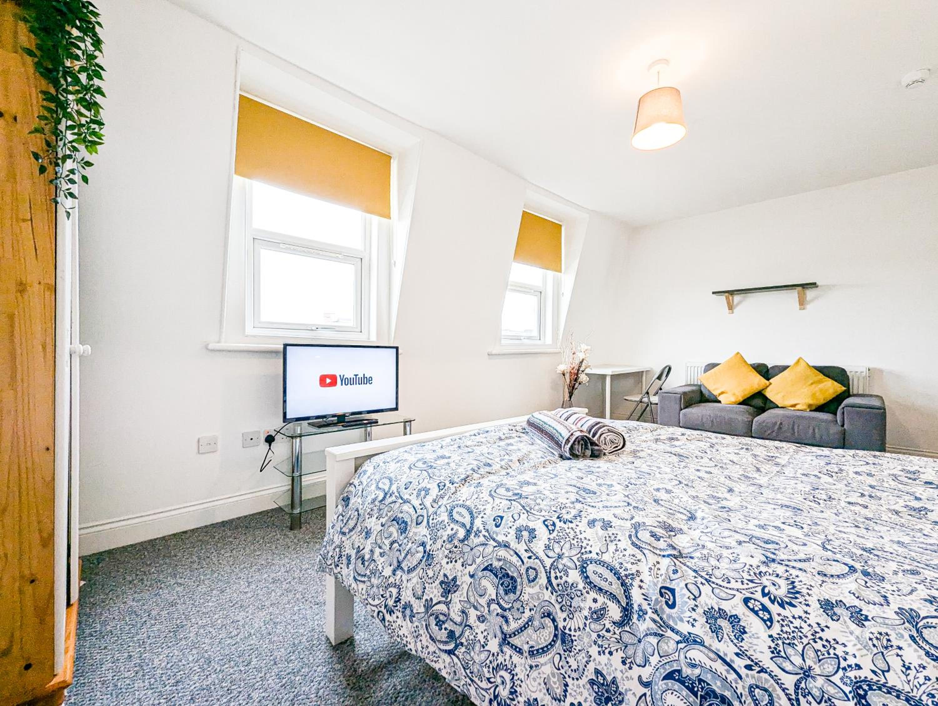 Large Double Room photo 2